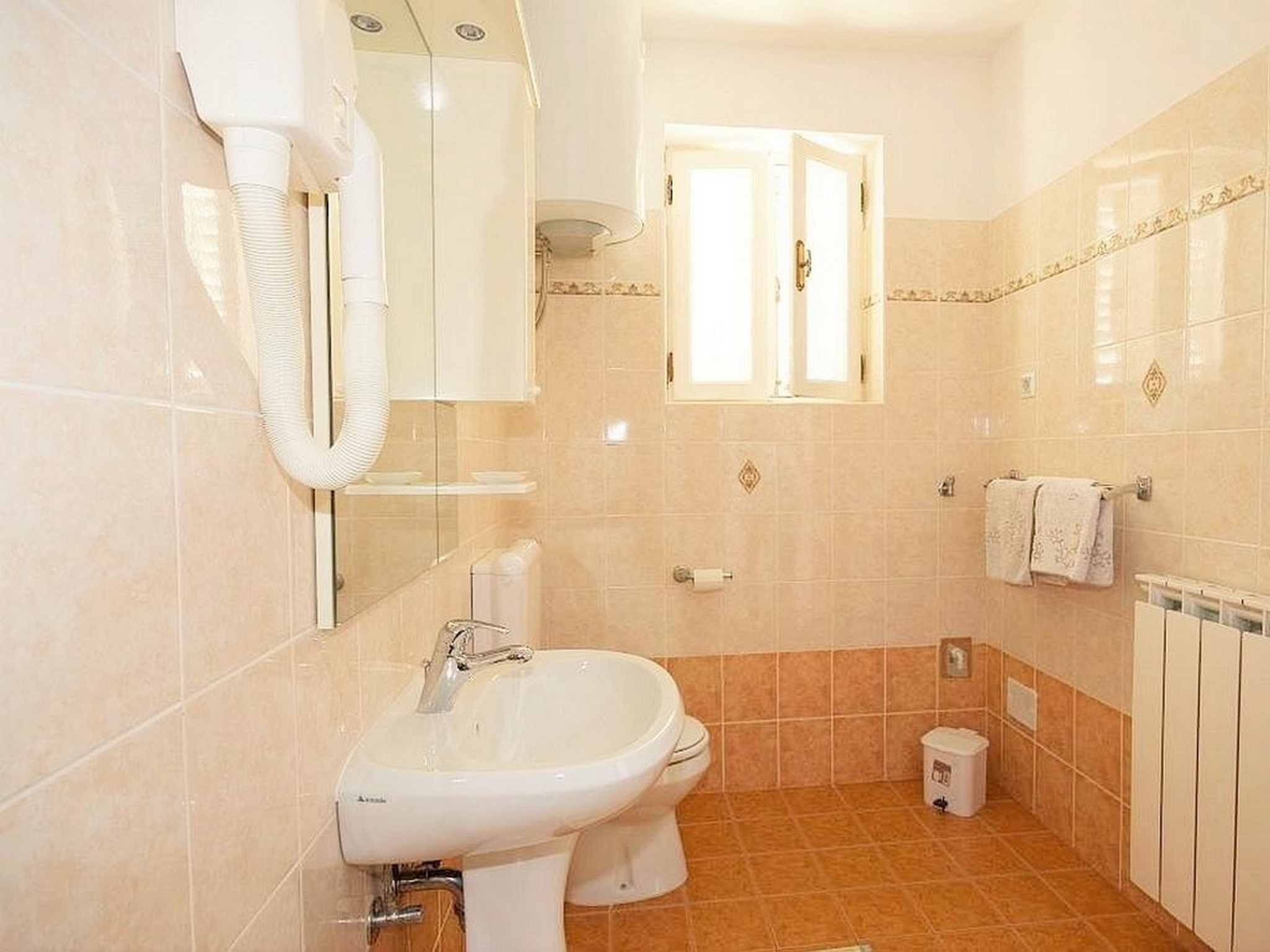 Apartment Capacity 6