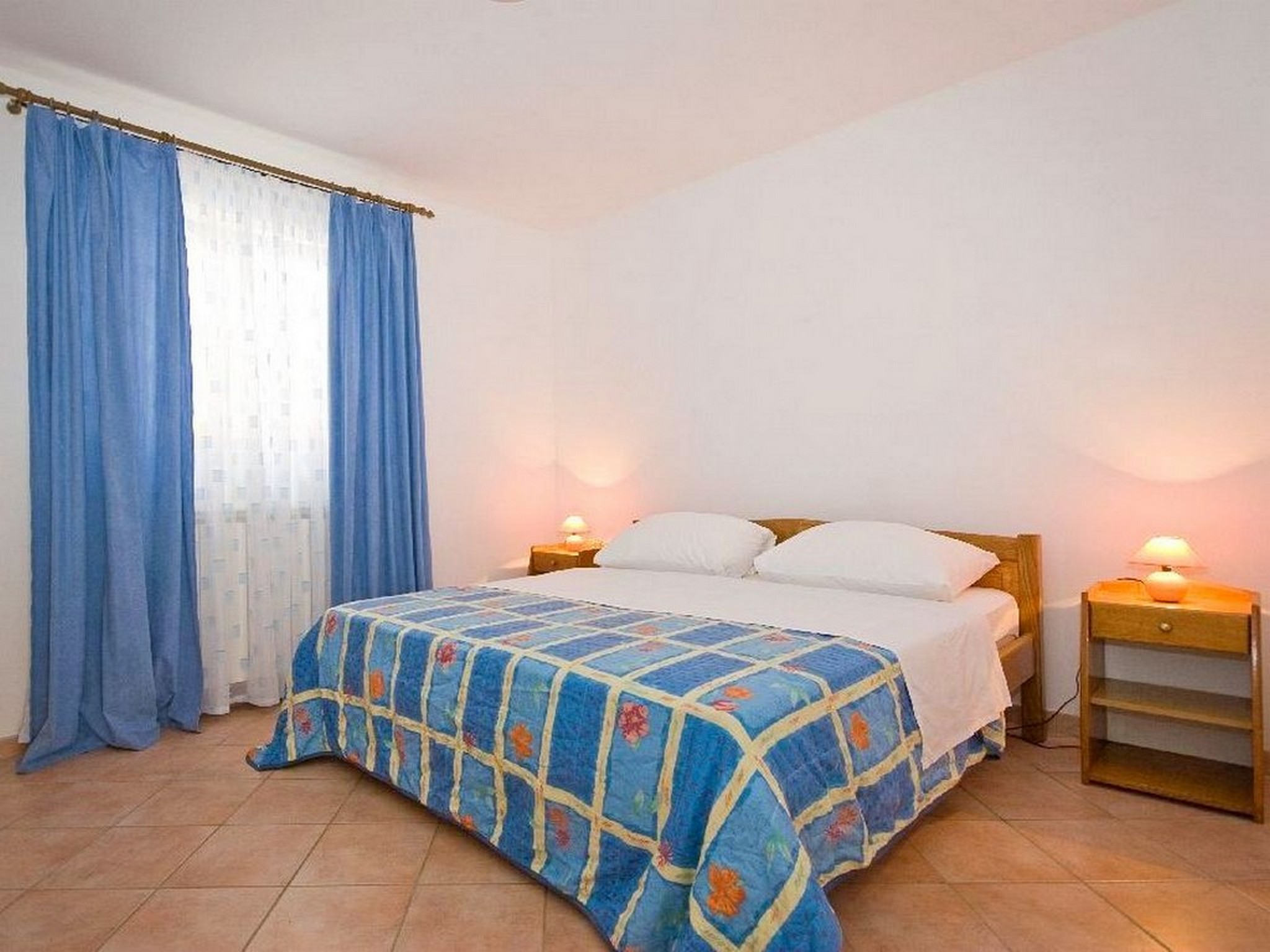 Apartment Capacity 4