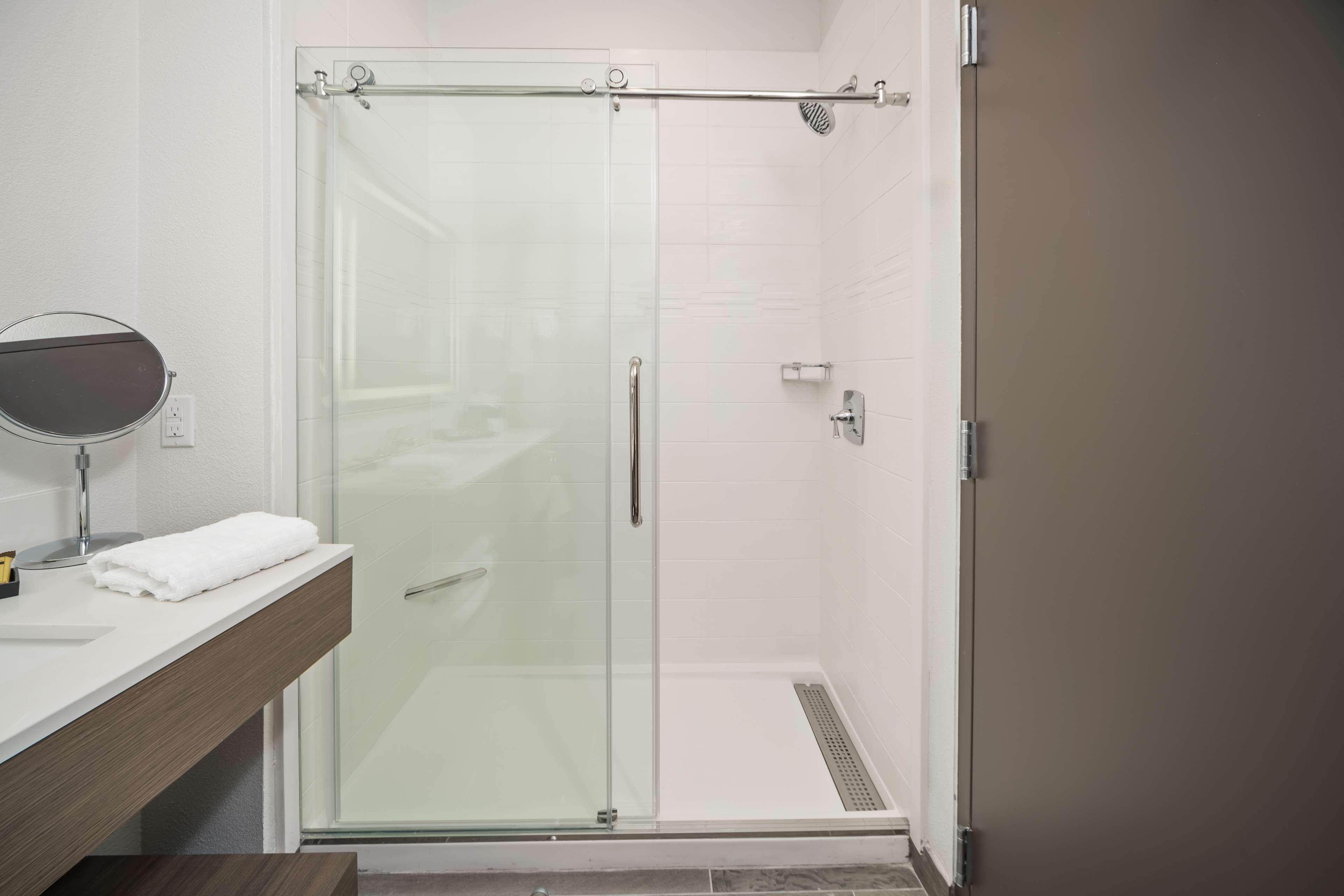 Junior Suite Two Queen Beds Non Smoking