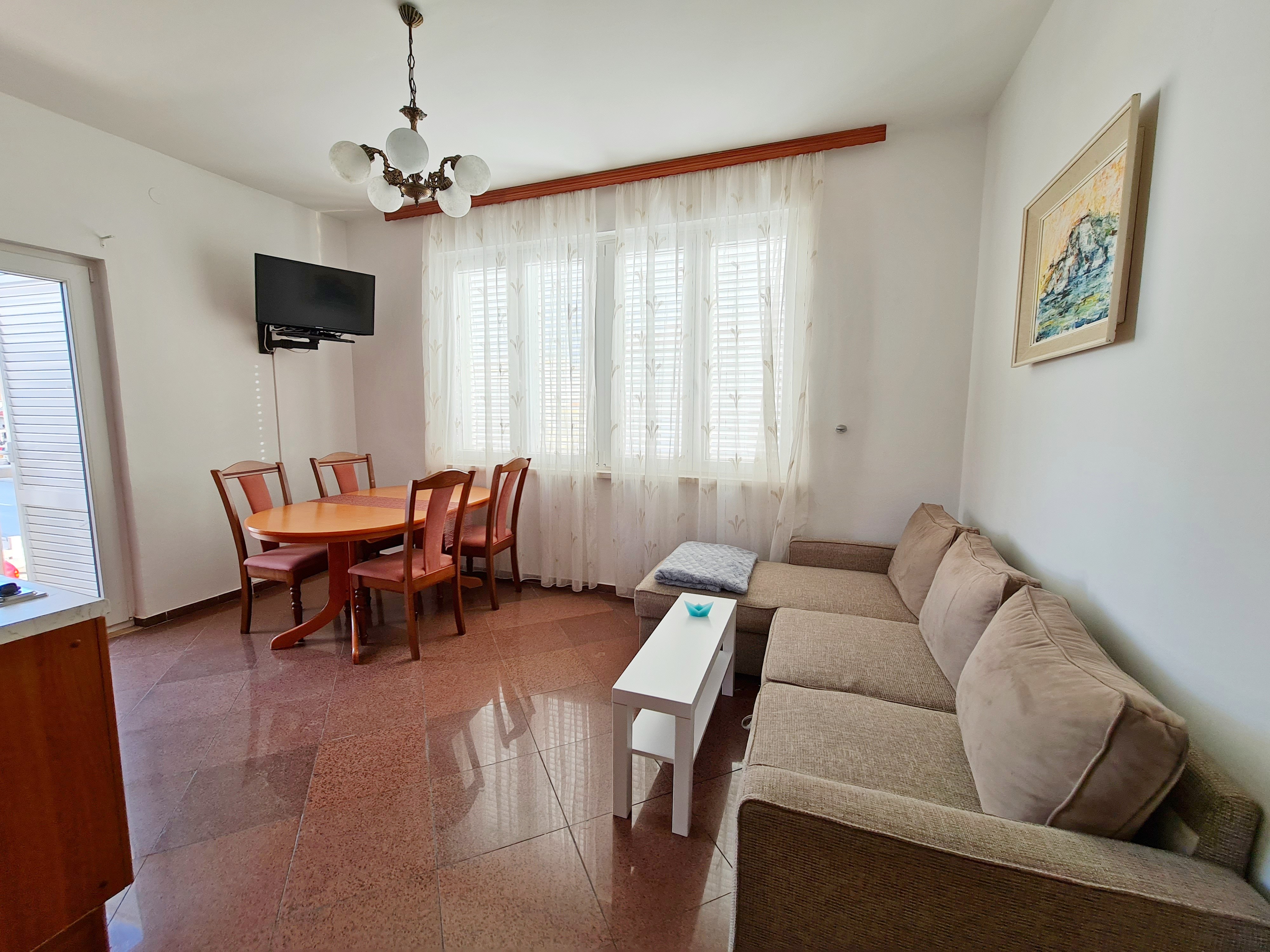 Apartment Capacity 3