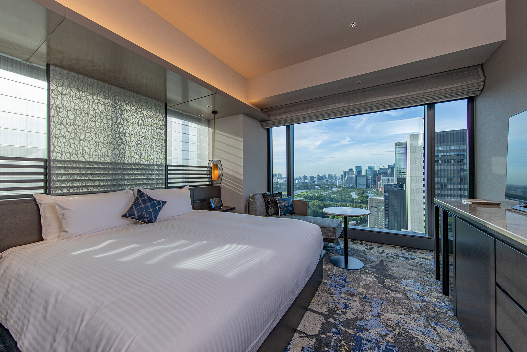 Double Deluxe King Bed