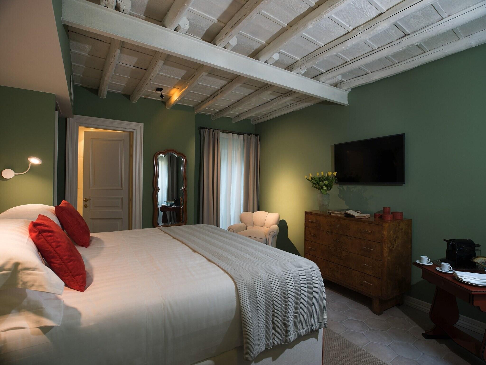 Double King Size Bed