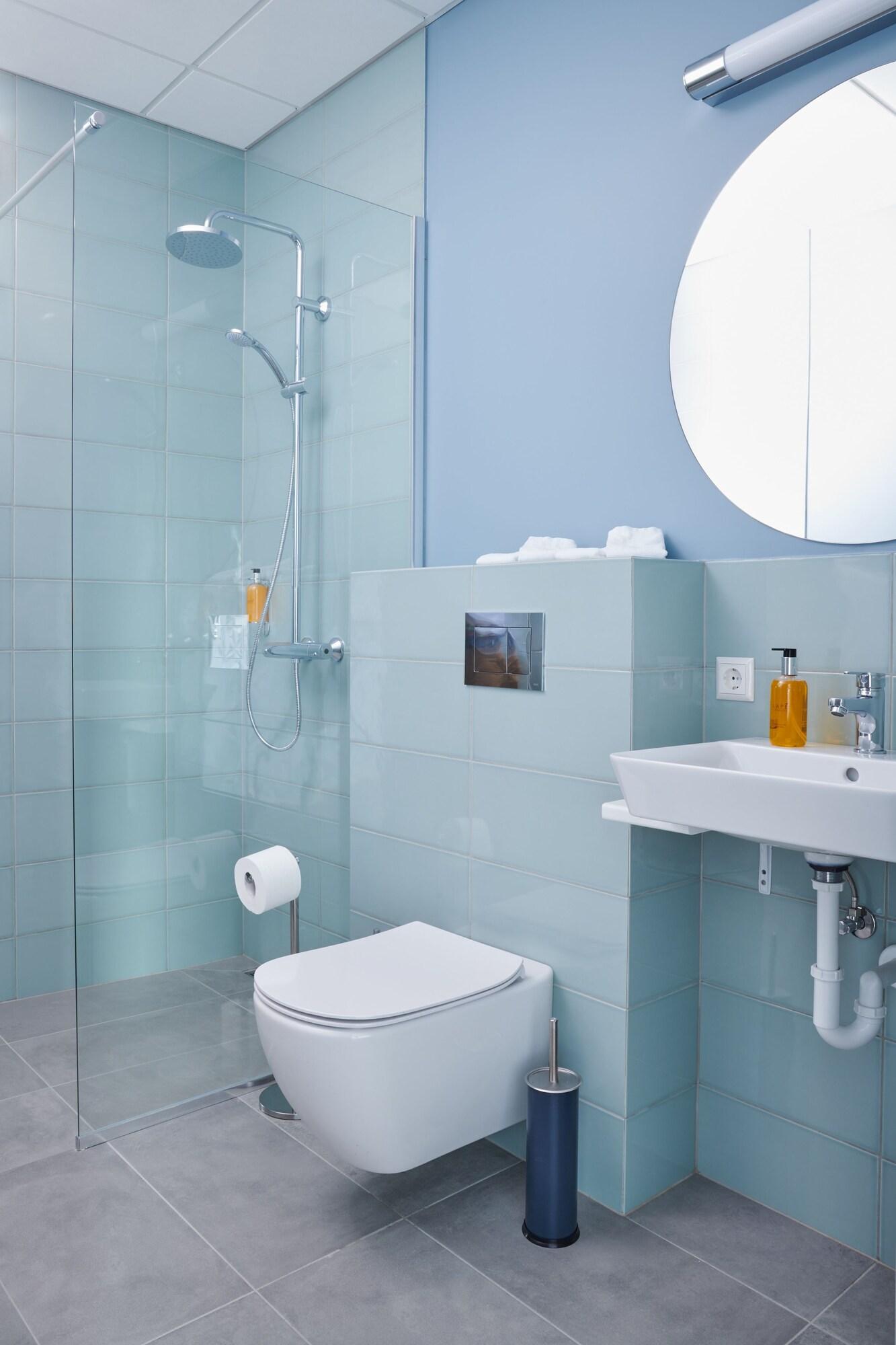 Triple with Kitchenette