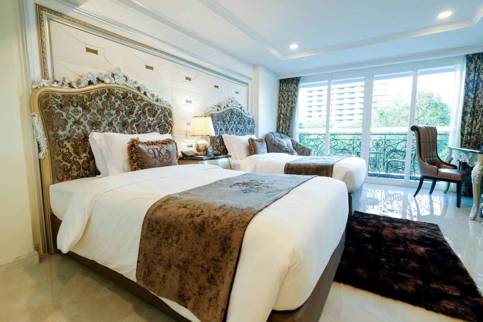 Twin Deluxe City View