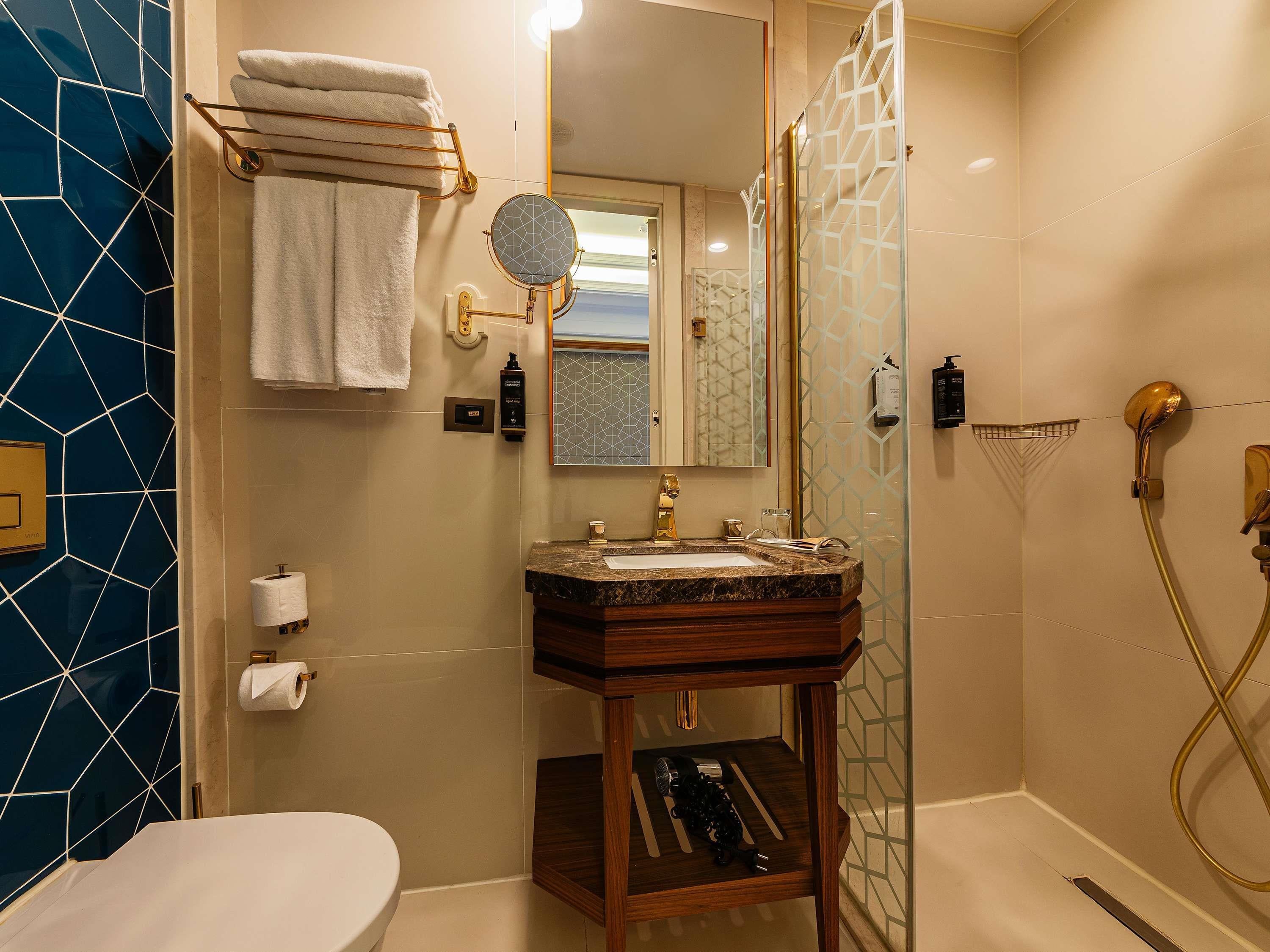 Double Superior King Bed