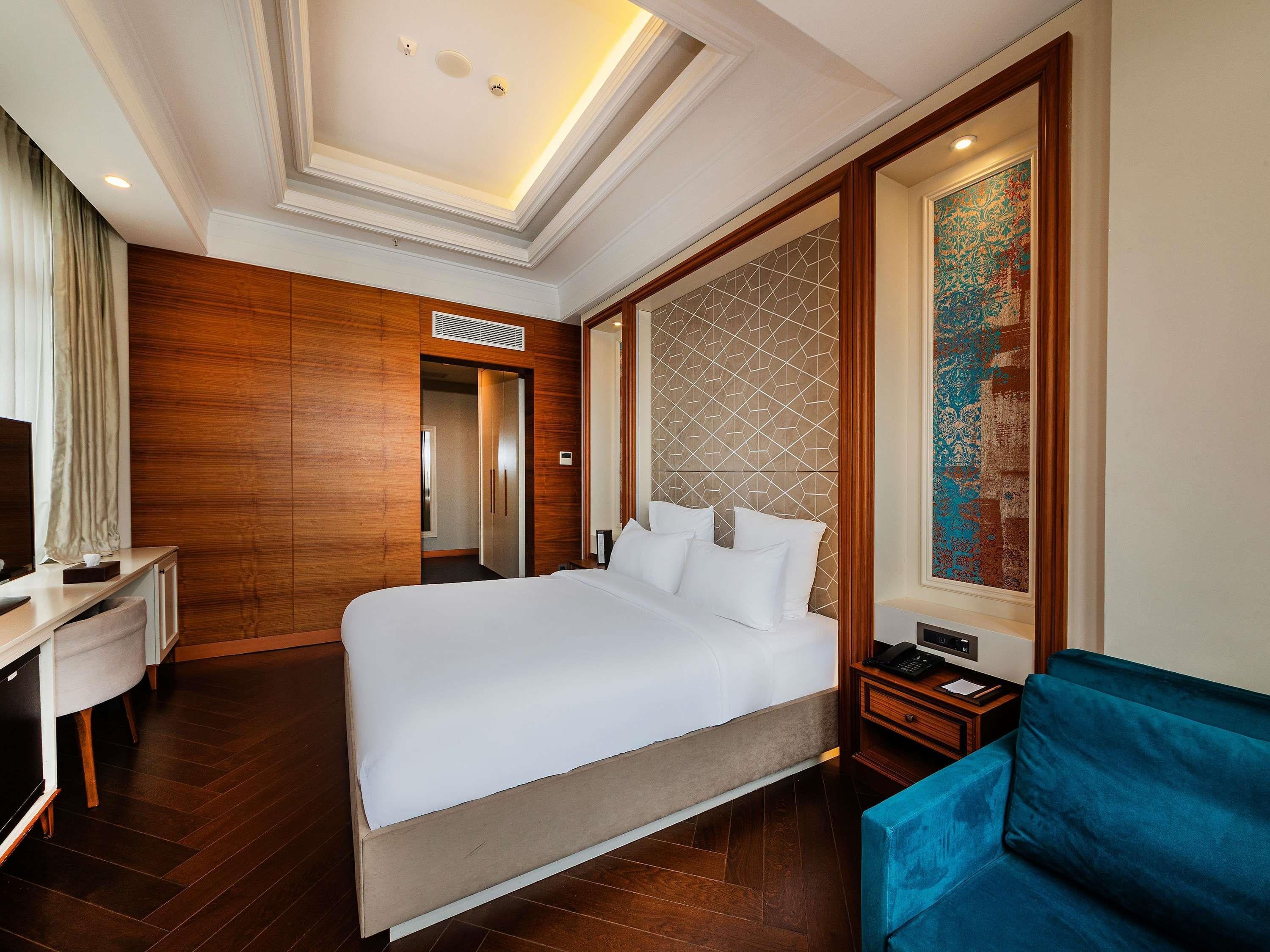 Junior Suite King Size Bed