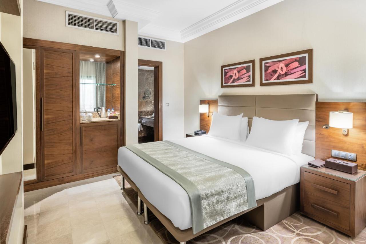 Junior Suite King Size Bed