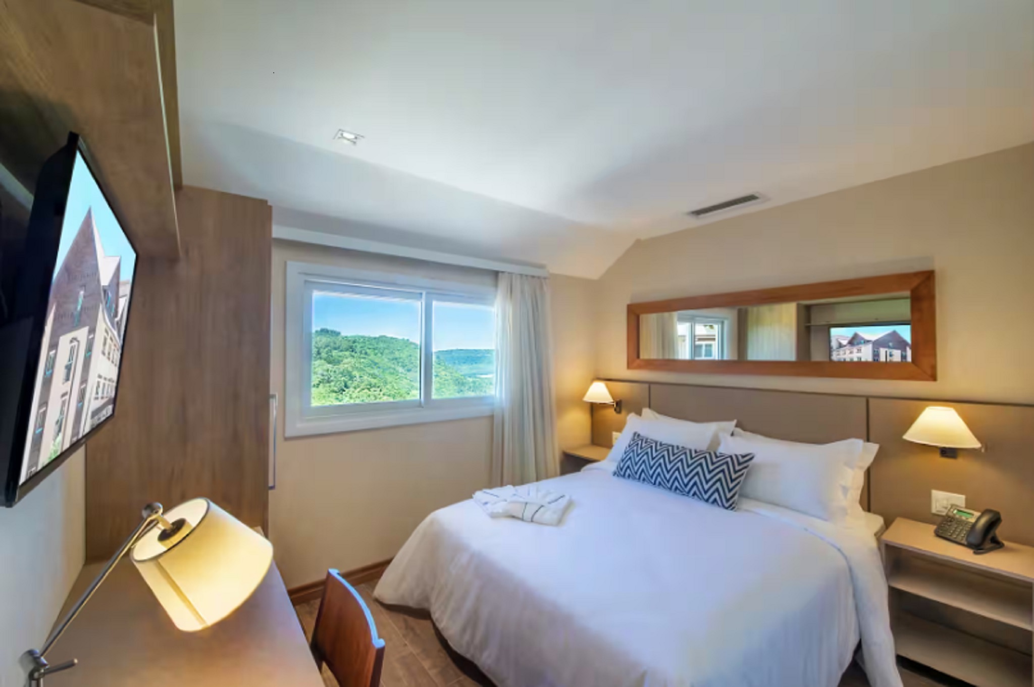 Single Superior Pool View