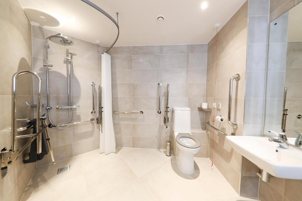 Double Accessible King Size Bed