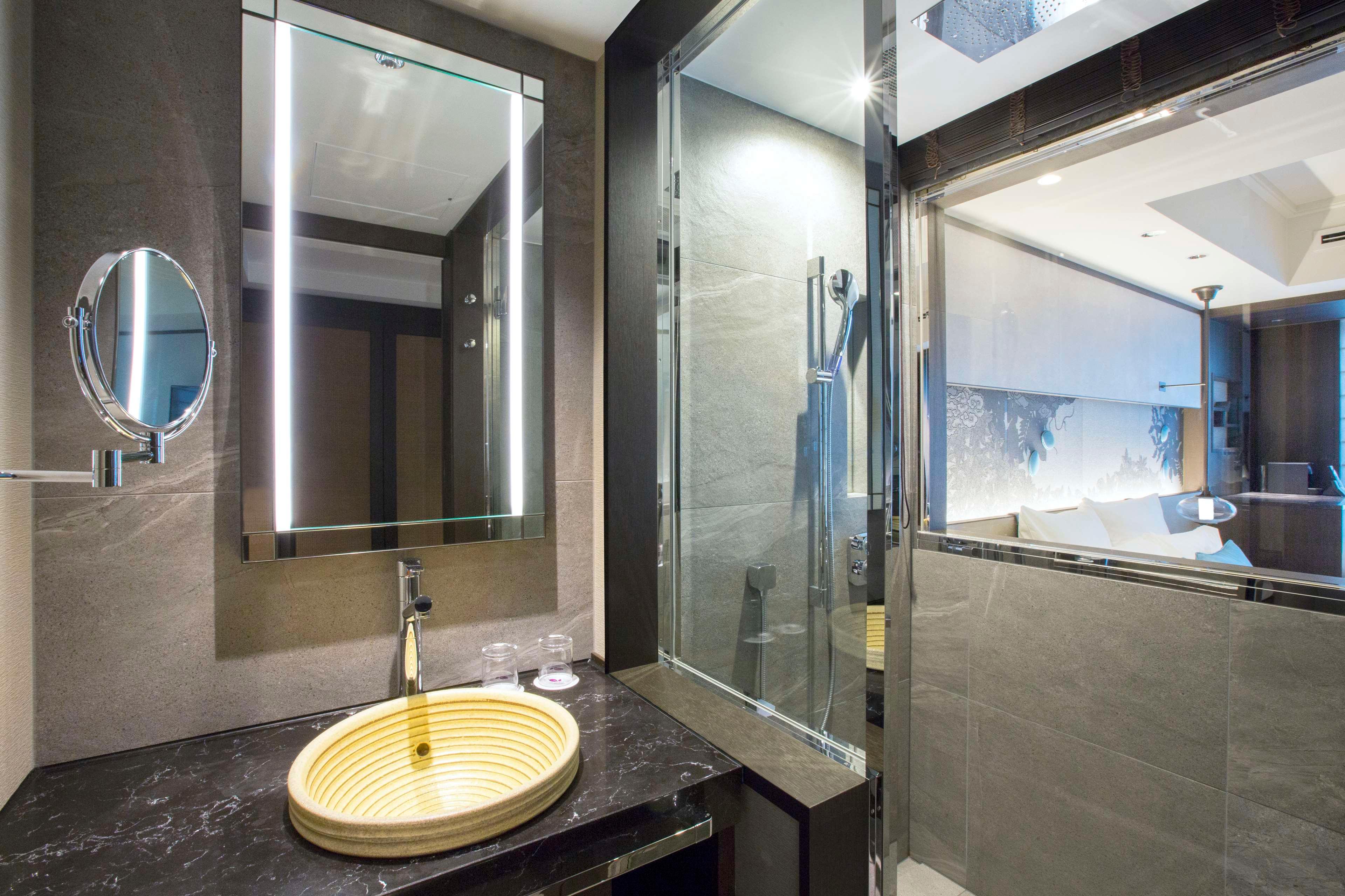 Double Superior King Bed