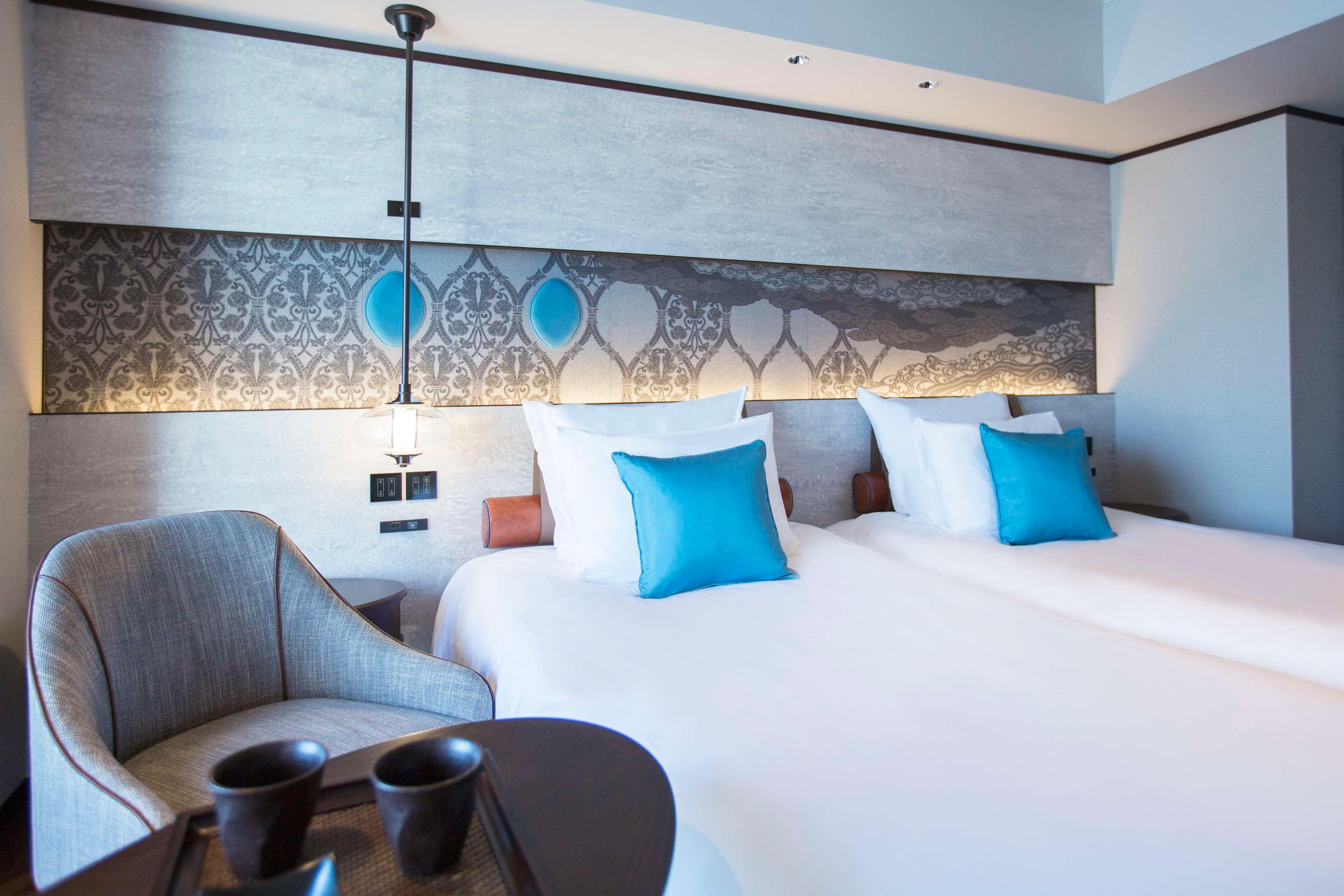 Double Deluxe King Bed