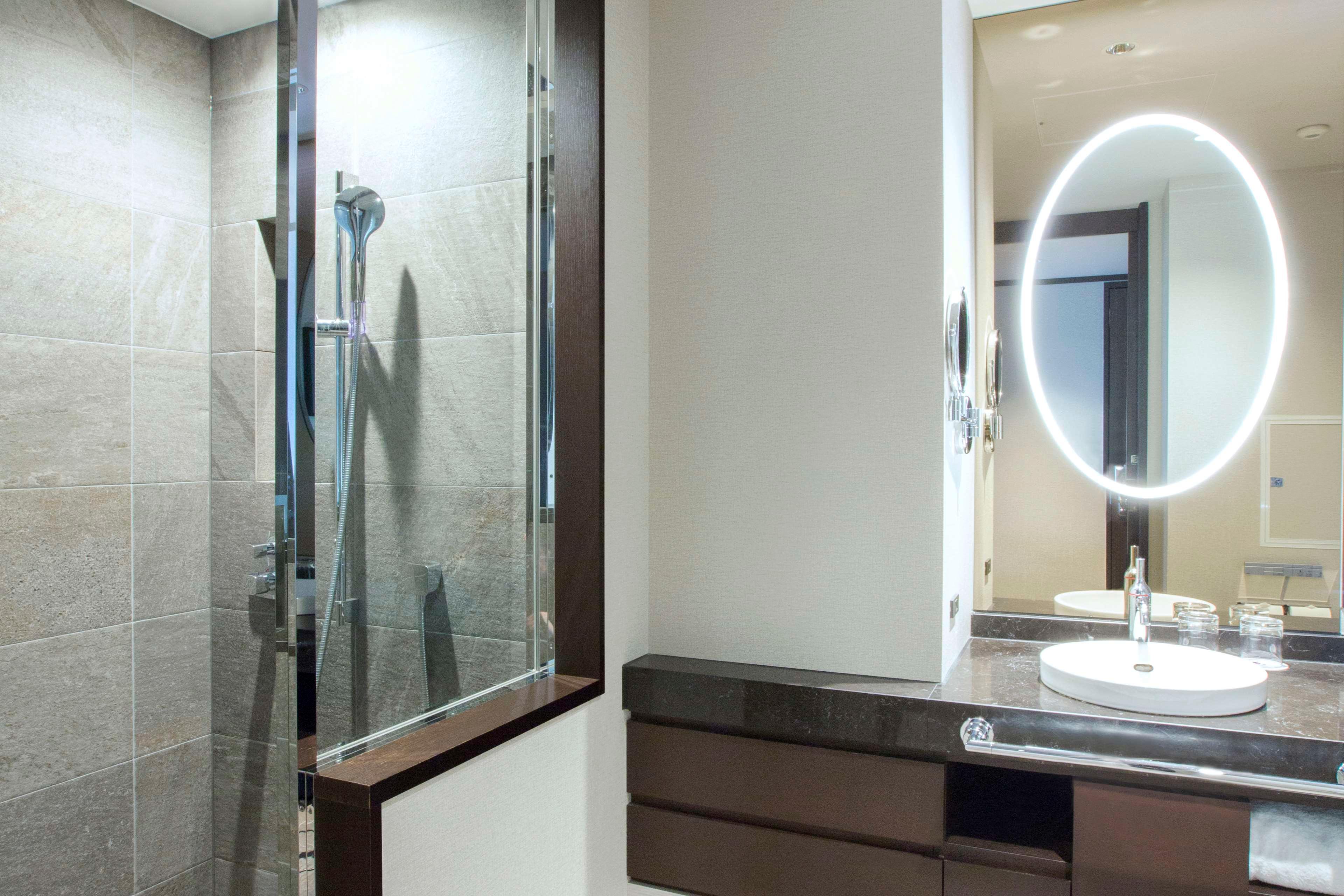 Double Deluxe King Bed