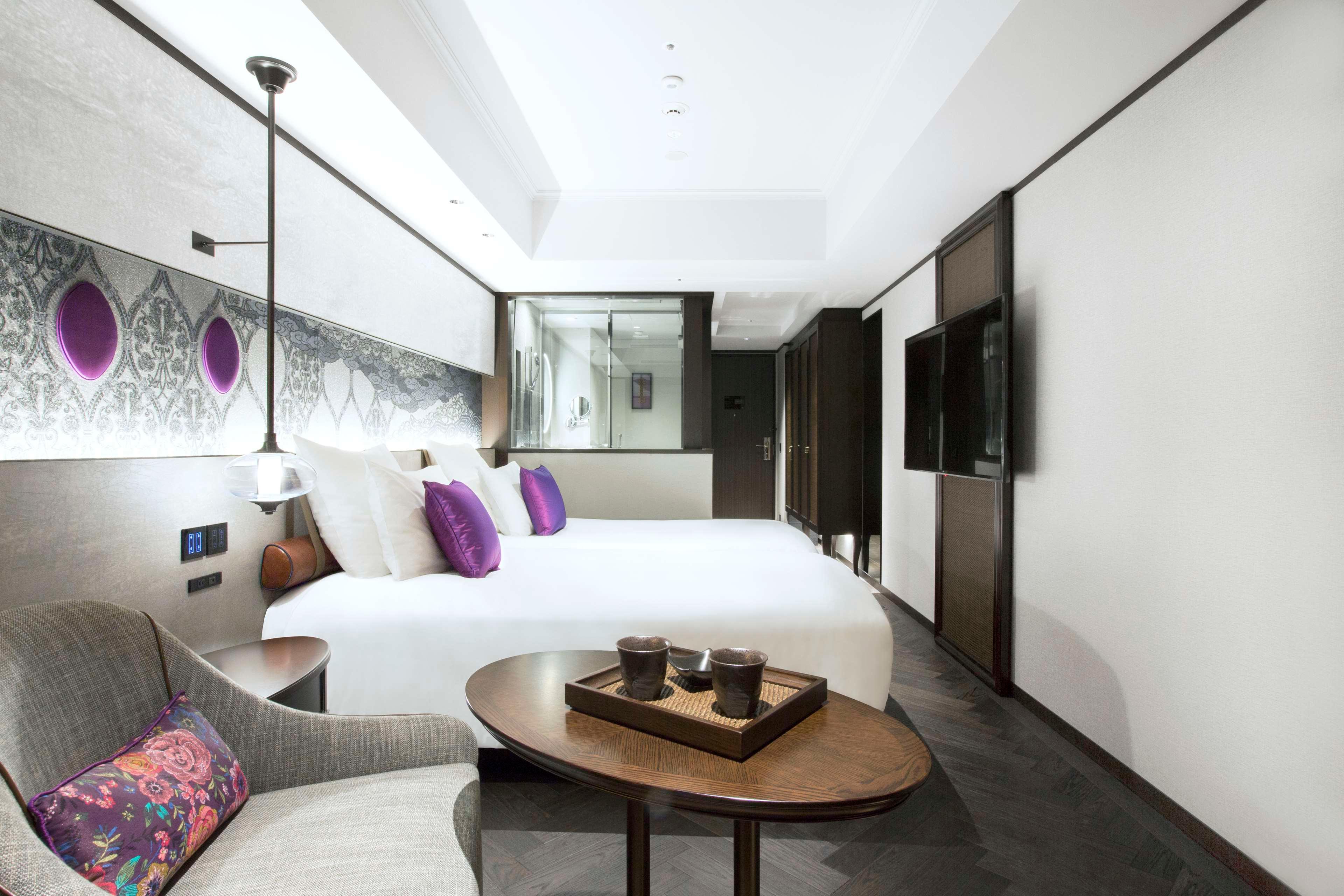 Double Premier King Bed