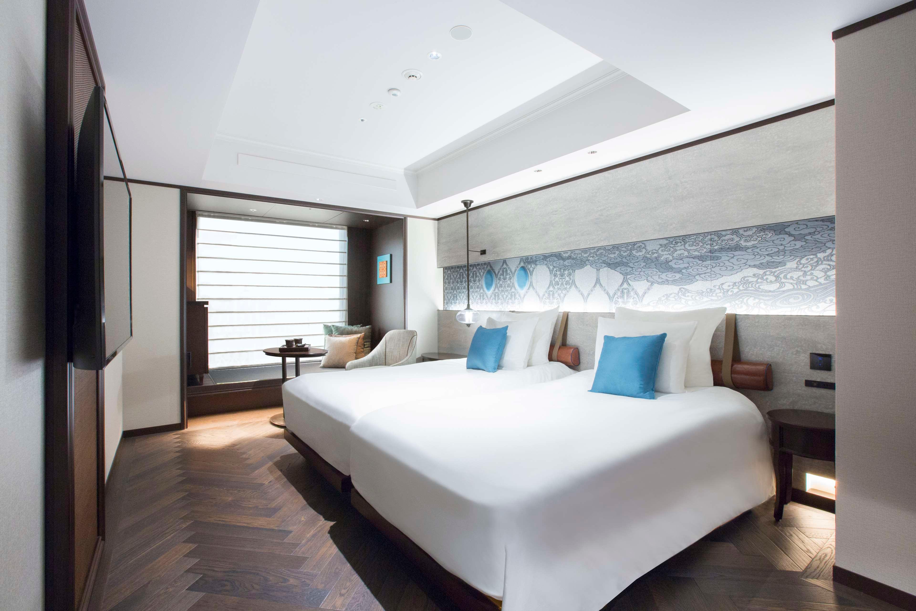 Double Deluxe King Bed