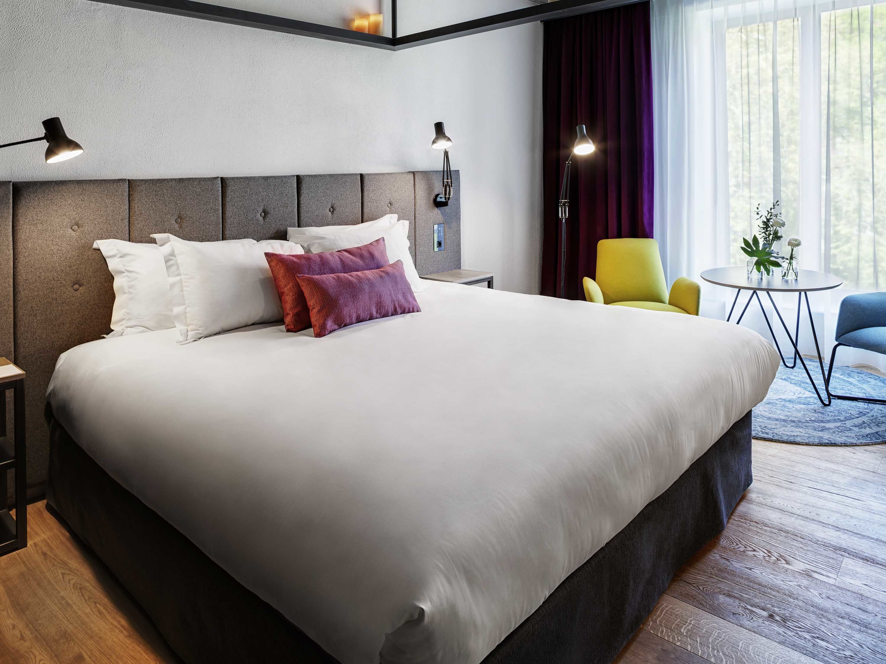 Double Classic Queen Bed