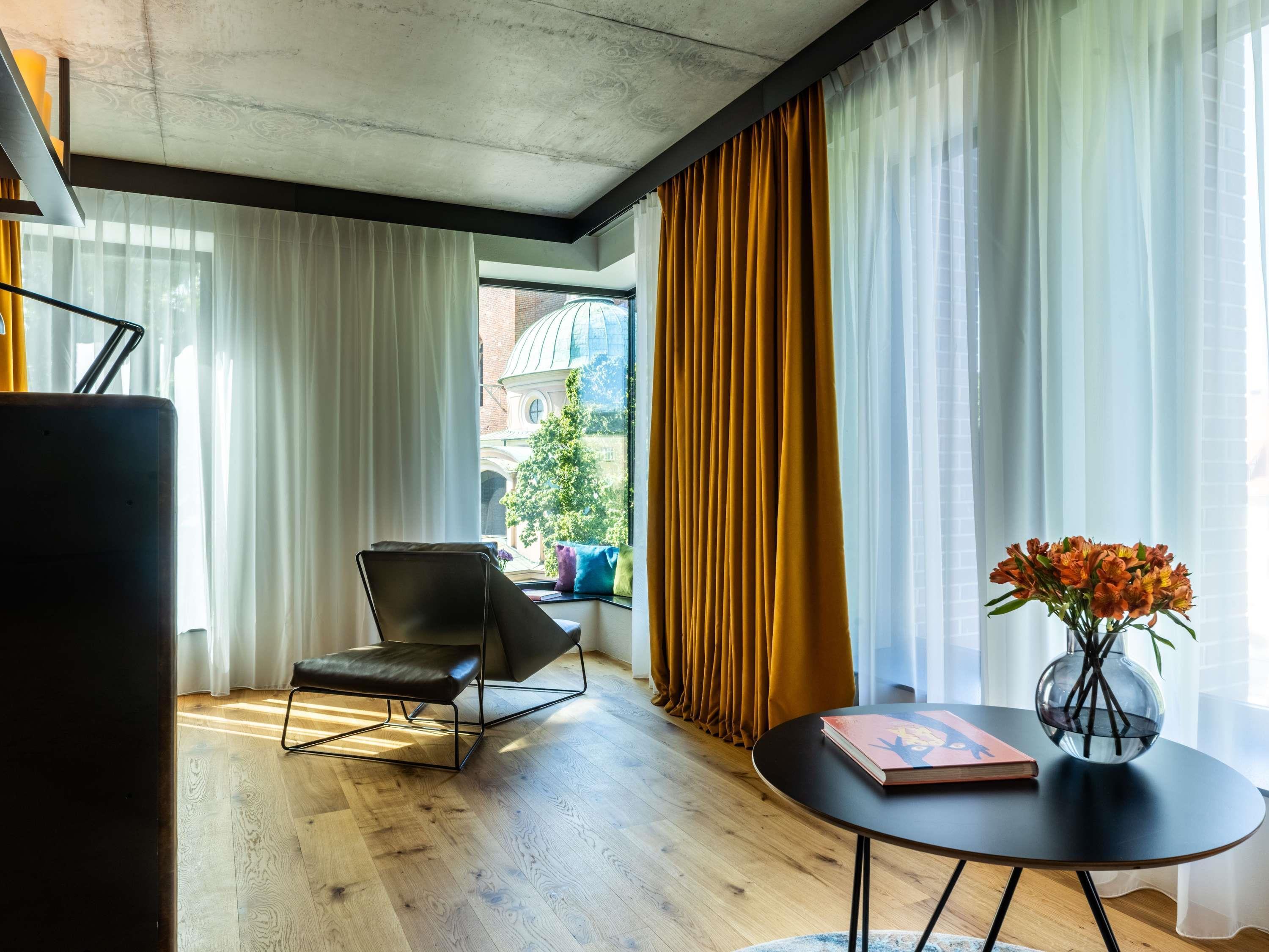 Junior Suite King Size Bed