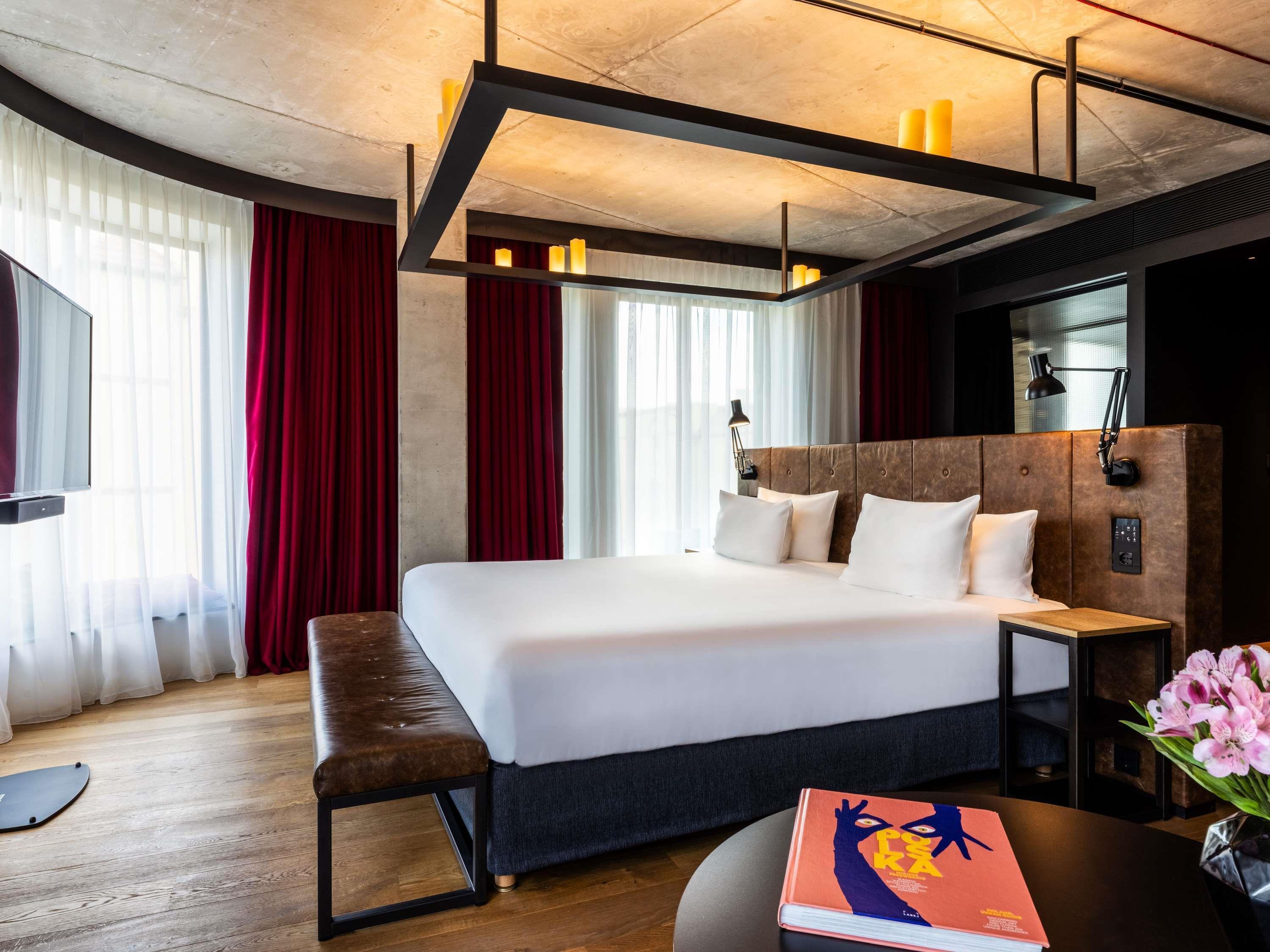 Junior Suite King Size Bed