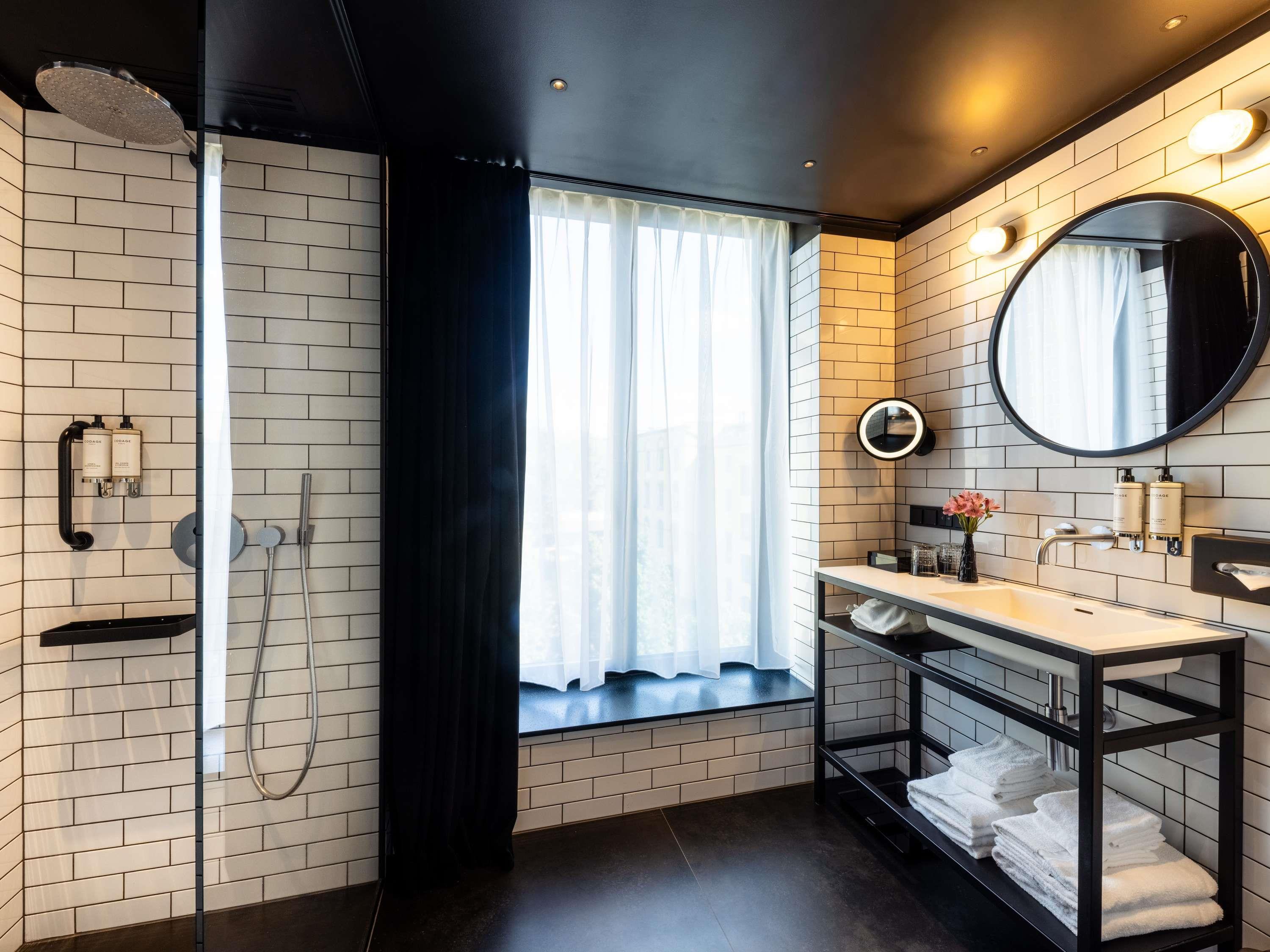 Junior Suite King Size Bed