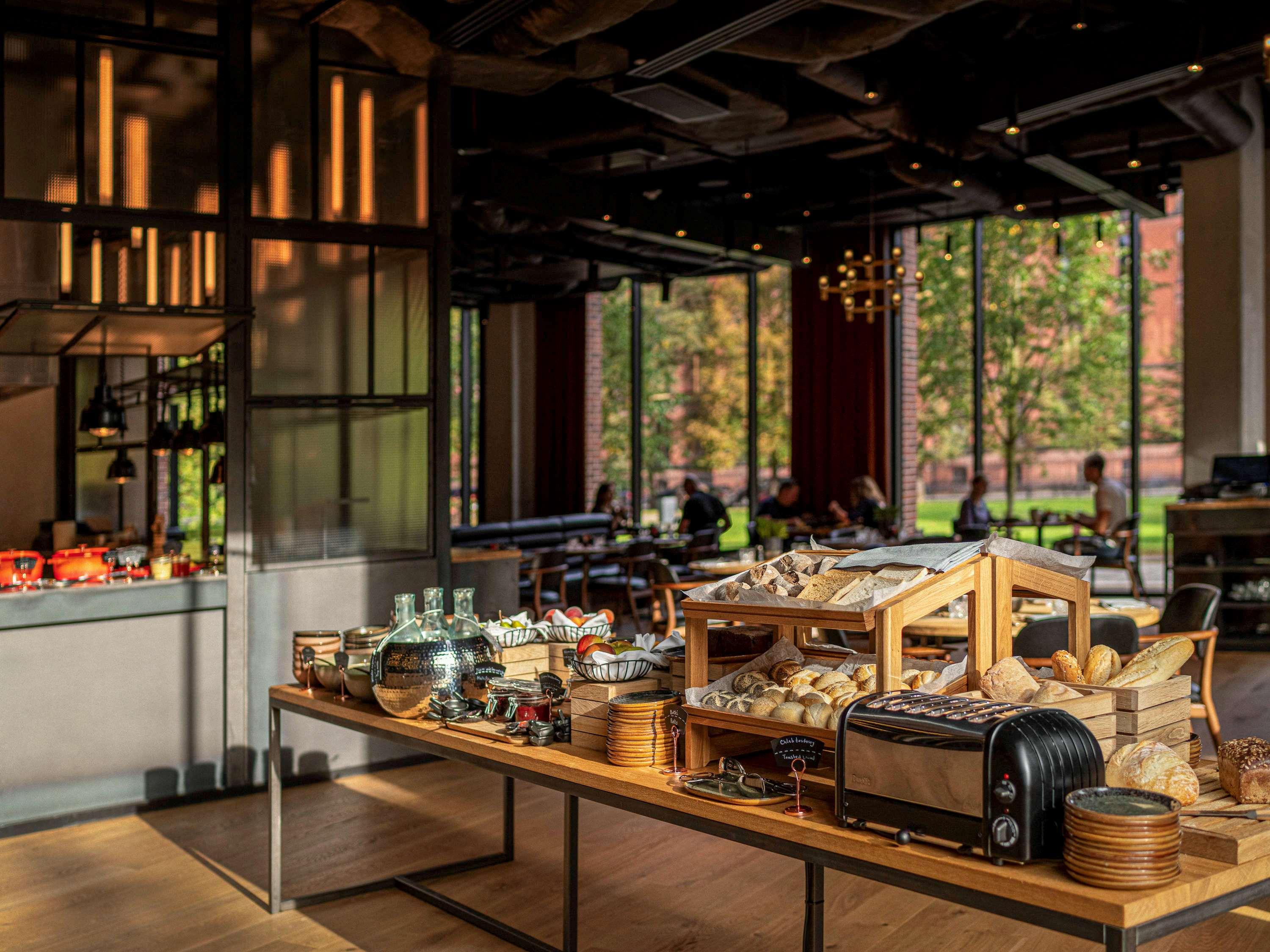 Double Deluxe King Bed