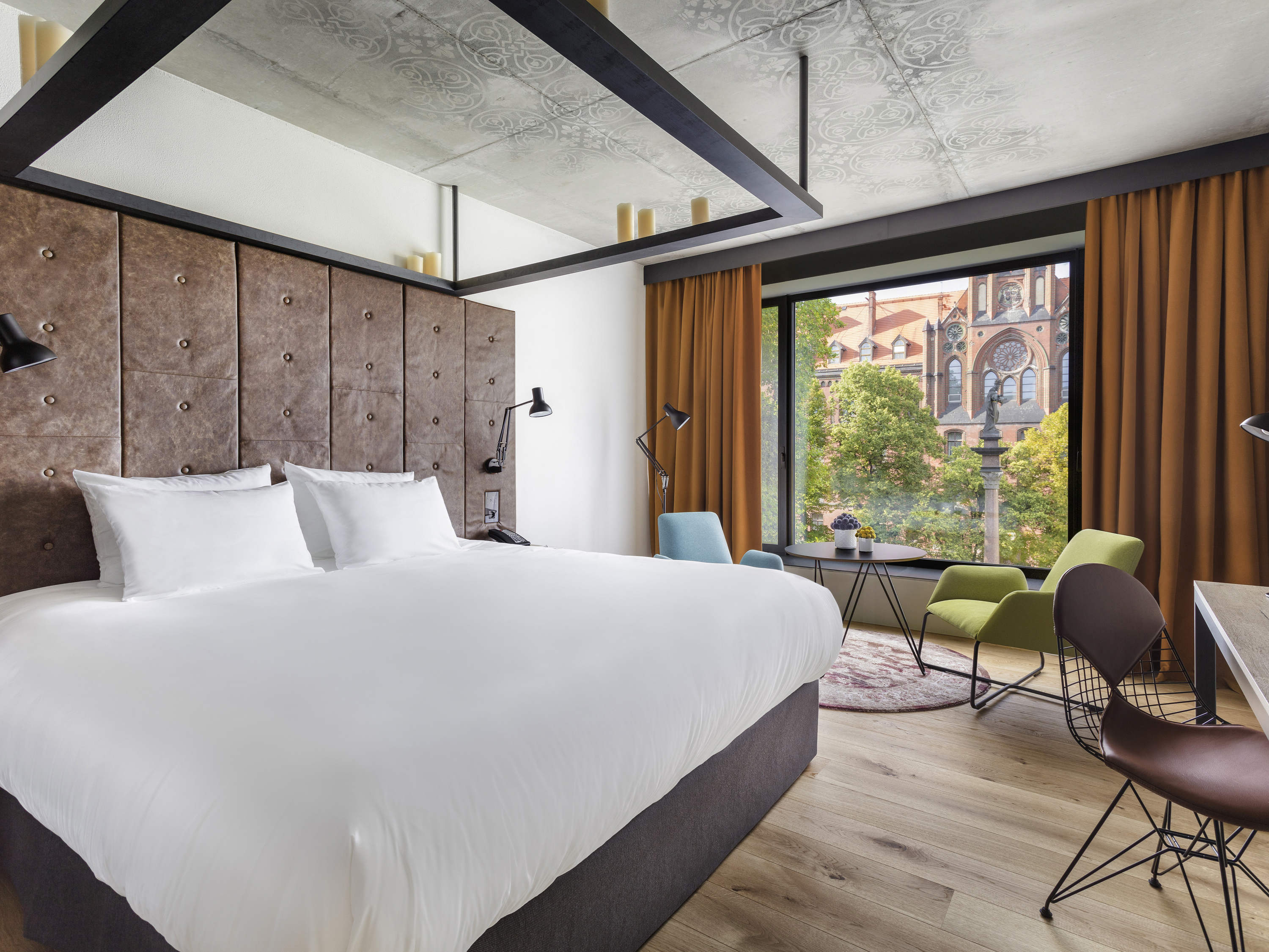 Double Deluxe King Bed