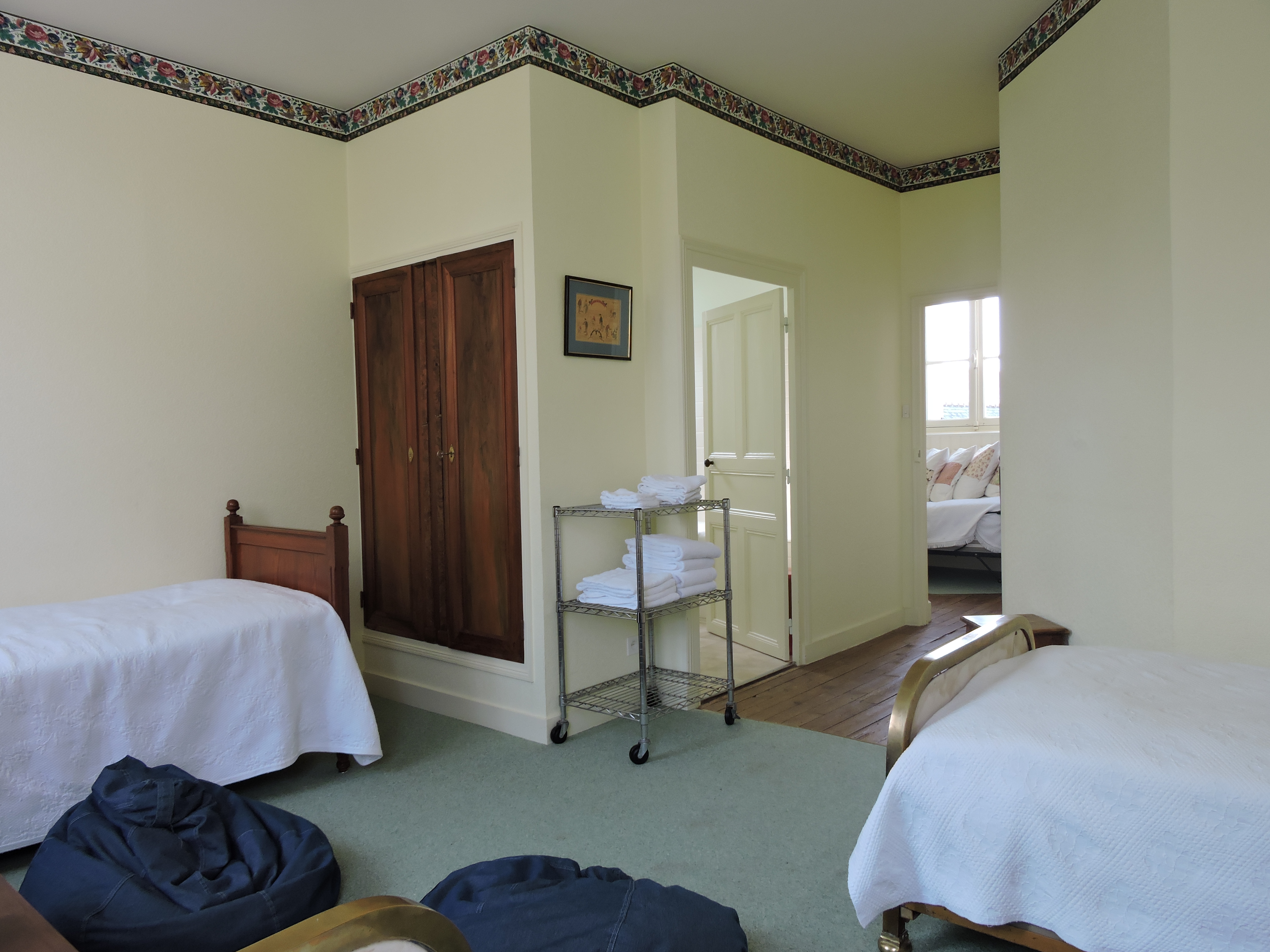 Family Room Capacity 5