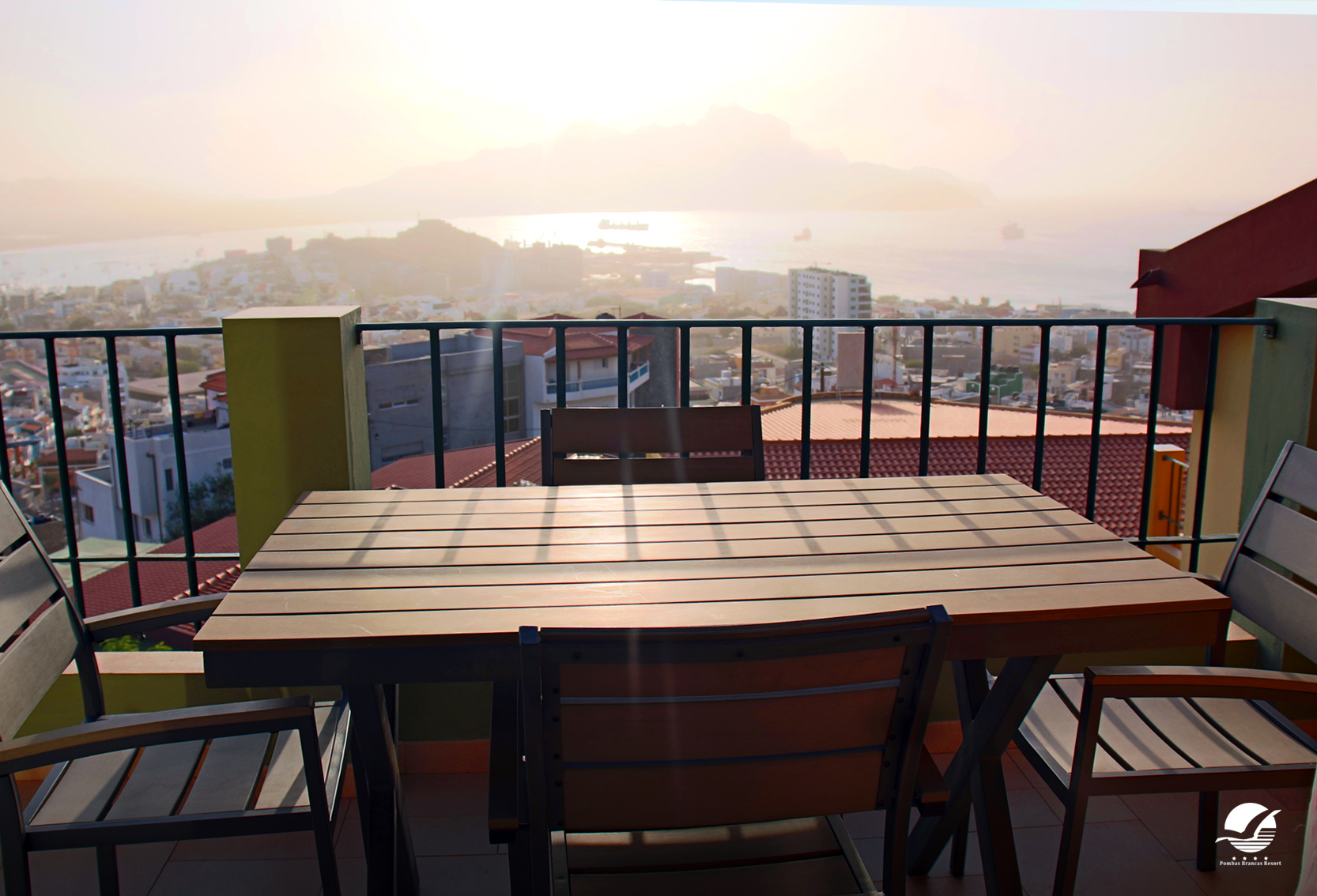 Family Room Superior Bay View