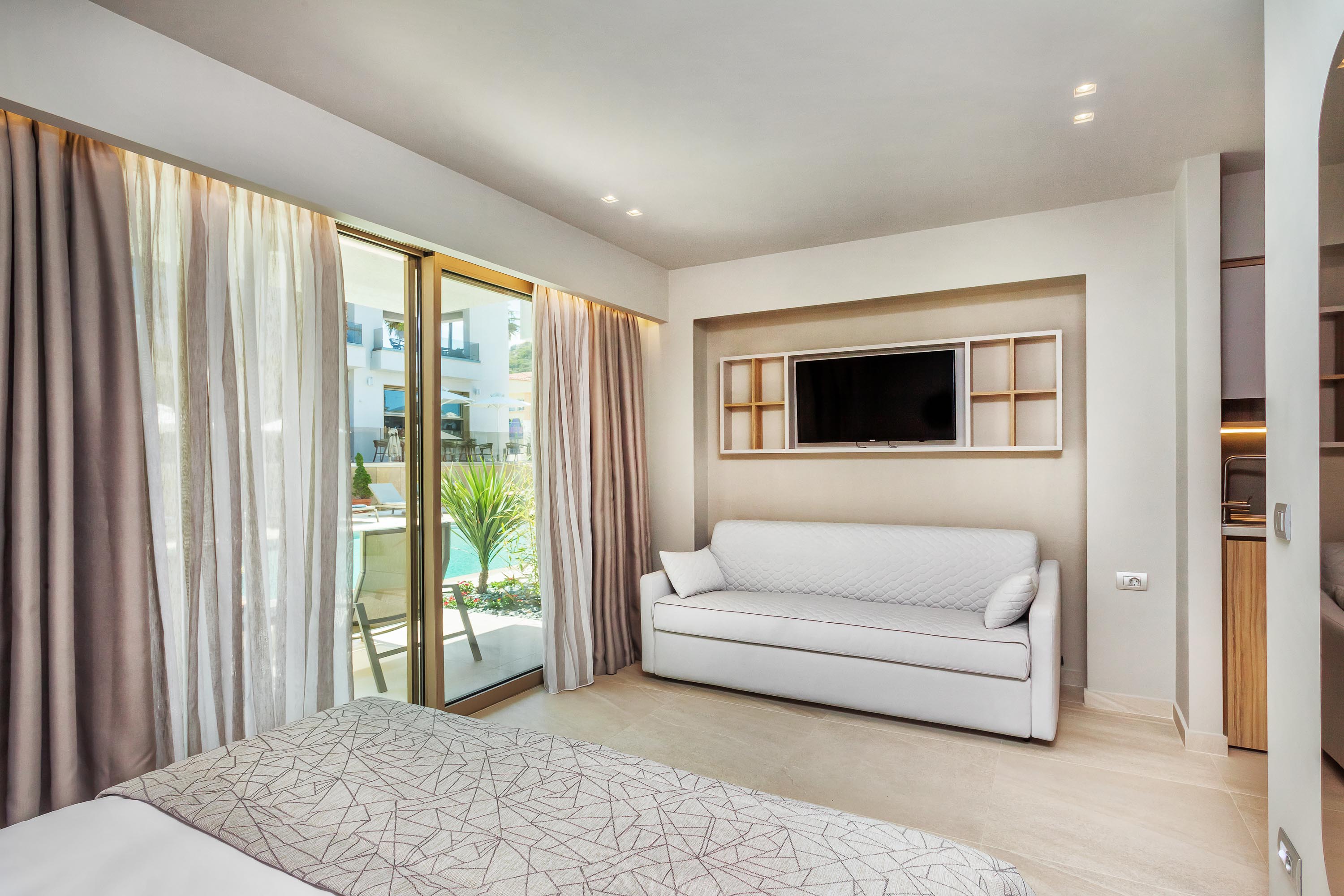 Studio Deluxe Pool View