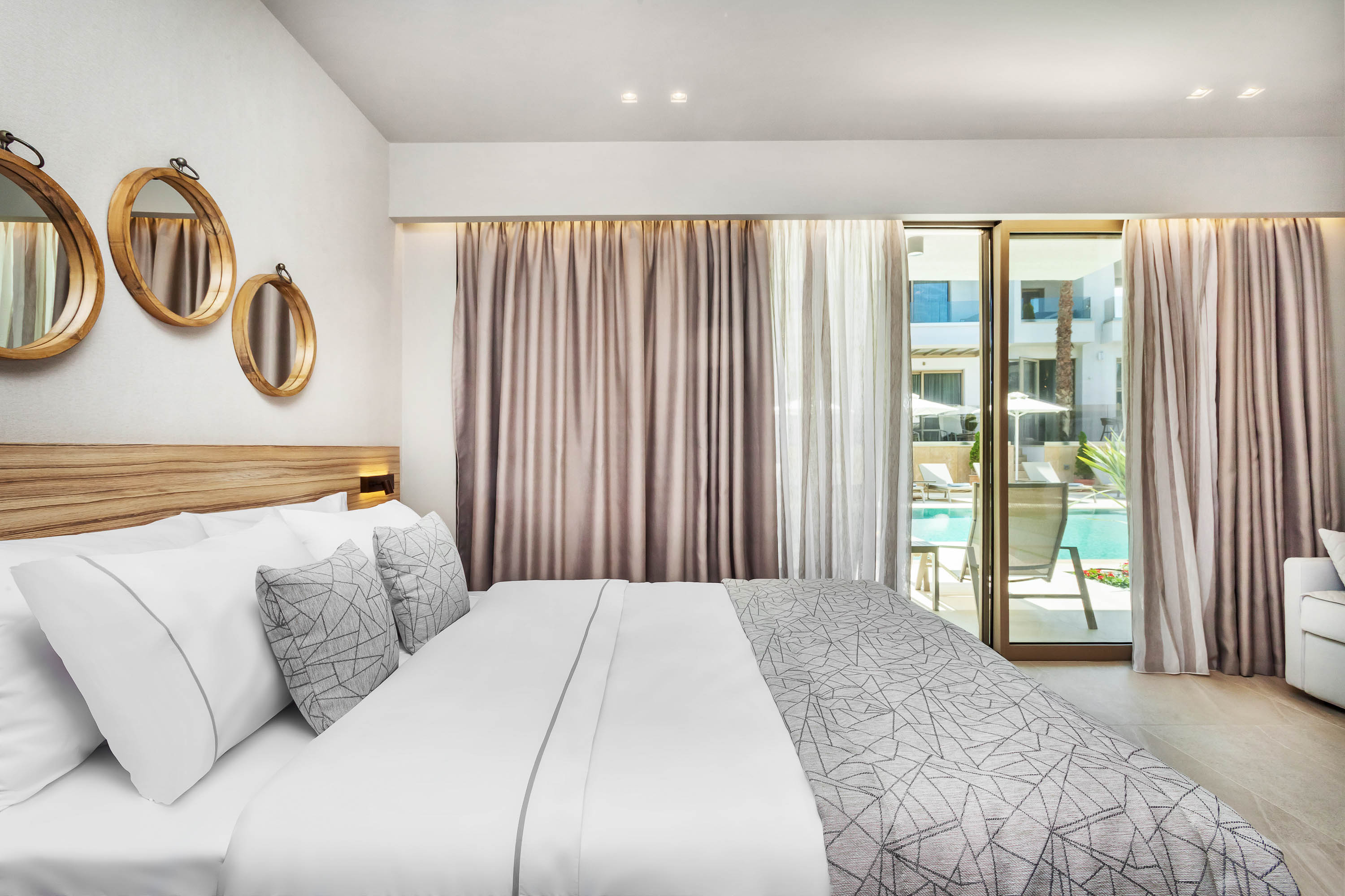 Studio Deluxe Pool View