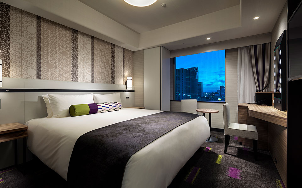 Double Queen Size Bed