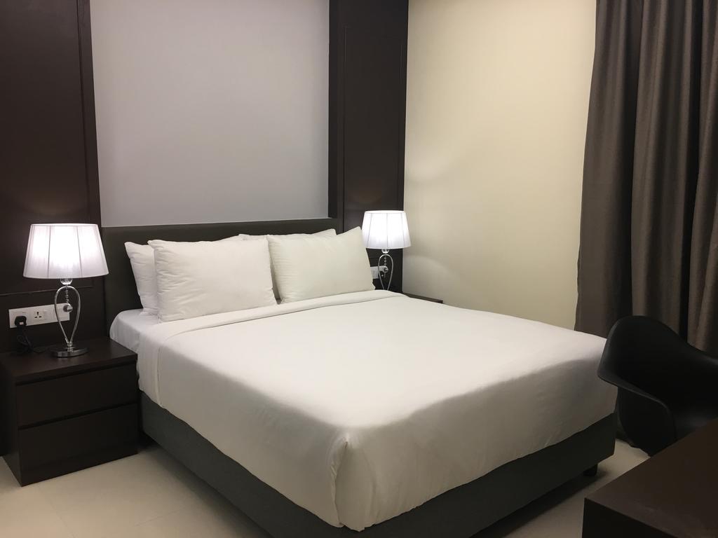 Junior Suite Business