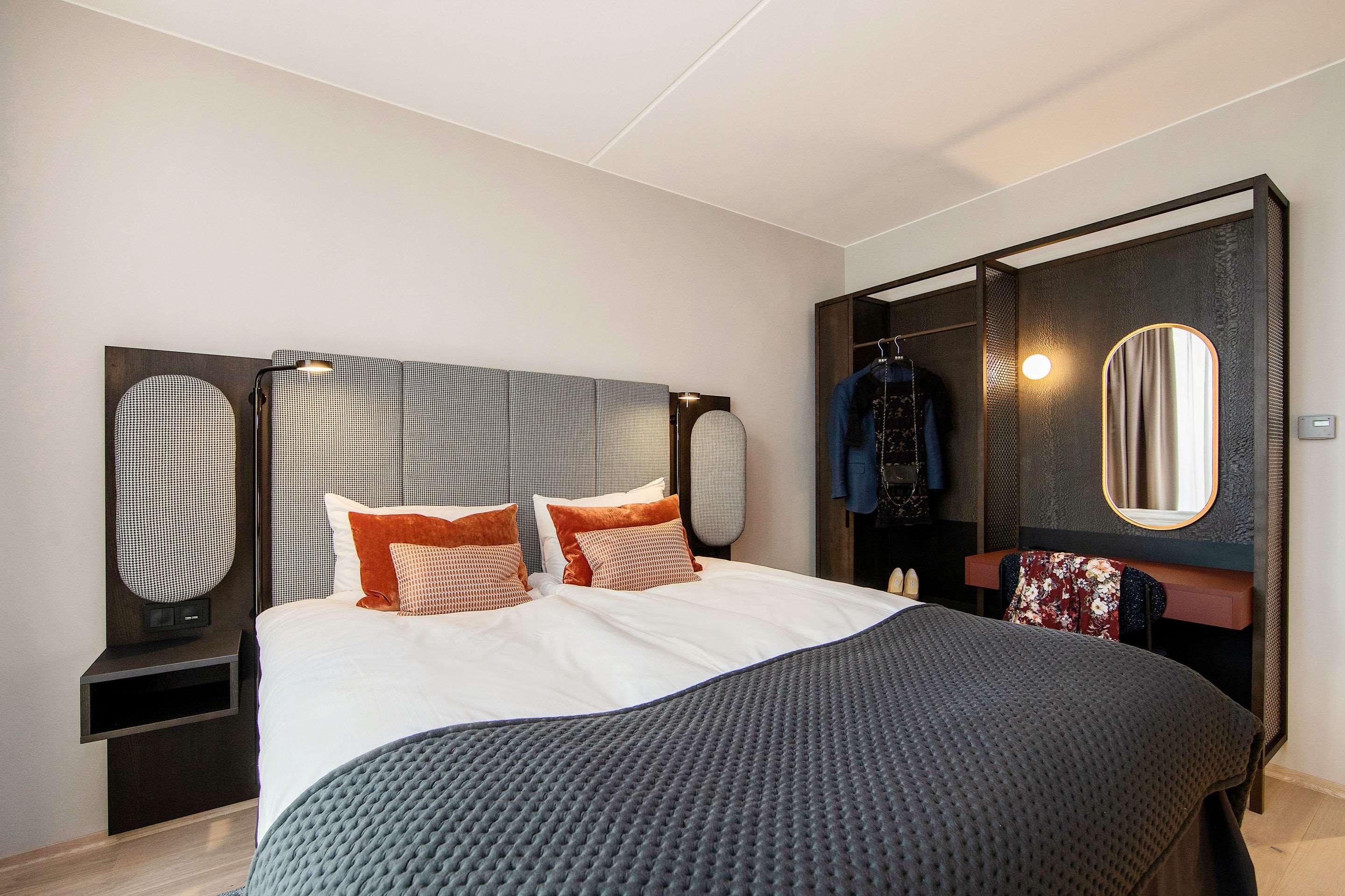 Double or Twin Standard