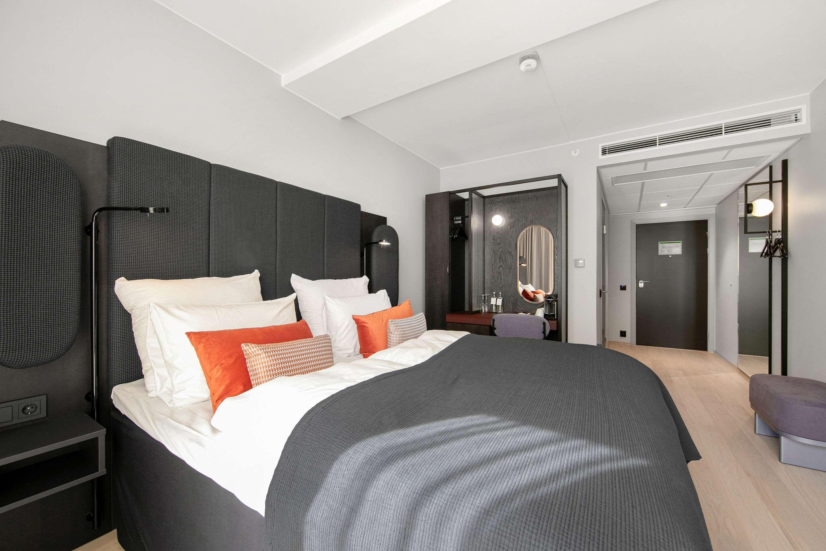 Double or Twin Standard