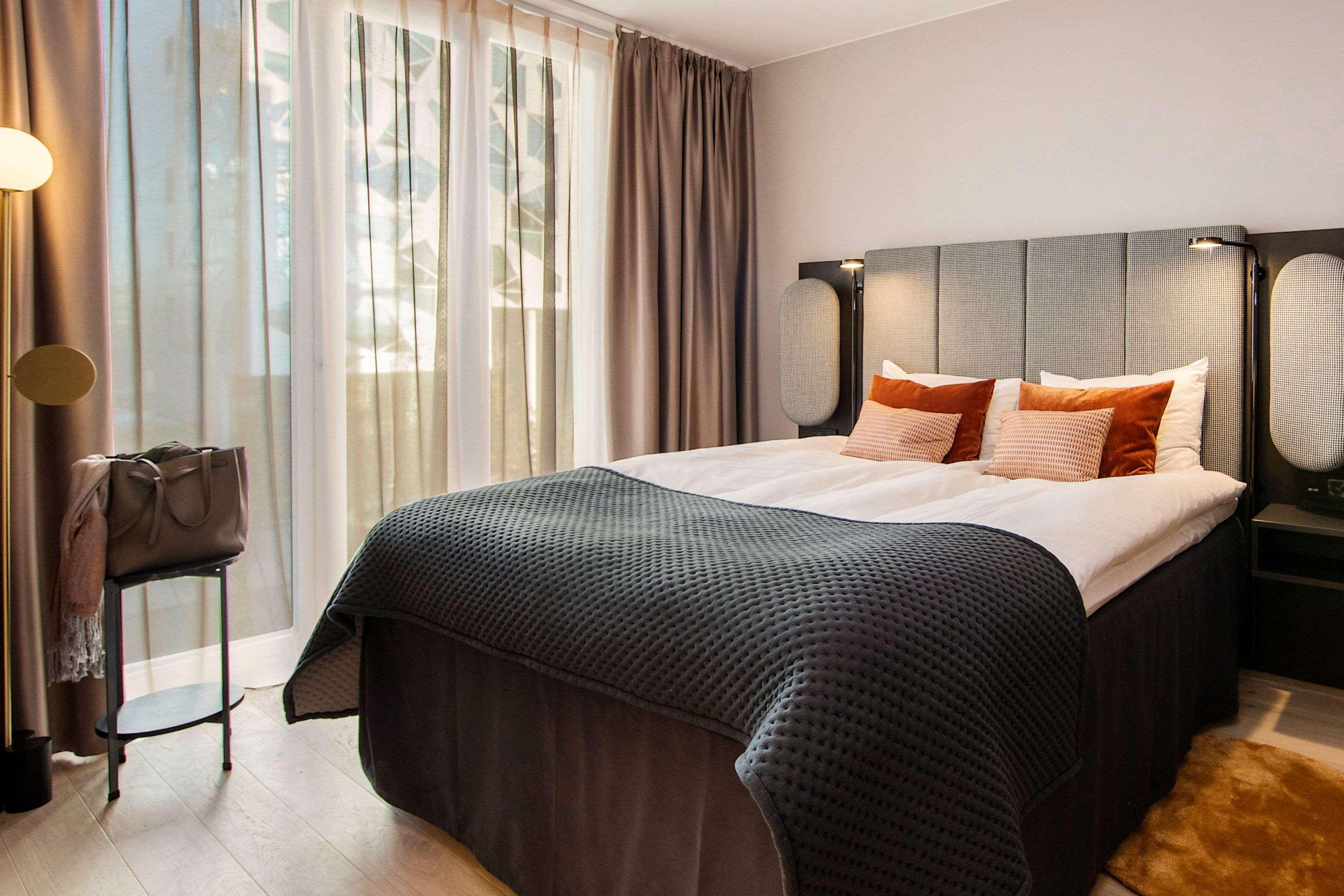 Double or Twin Standard