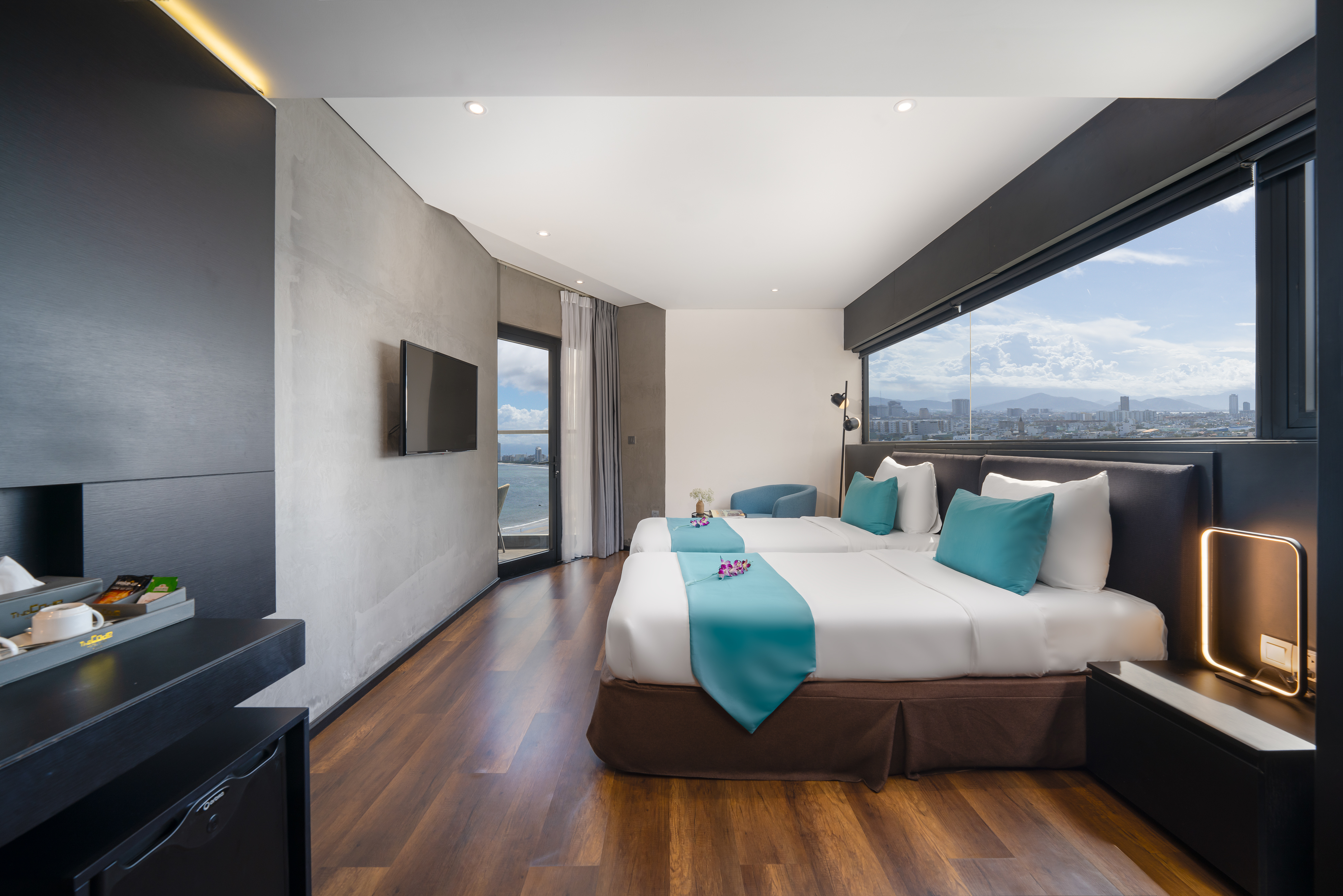 Twin Deluxe City View