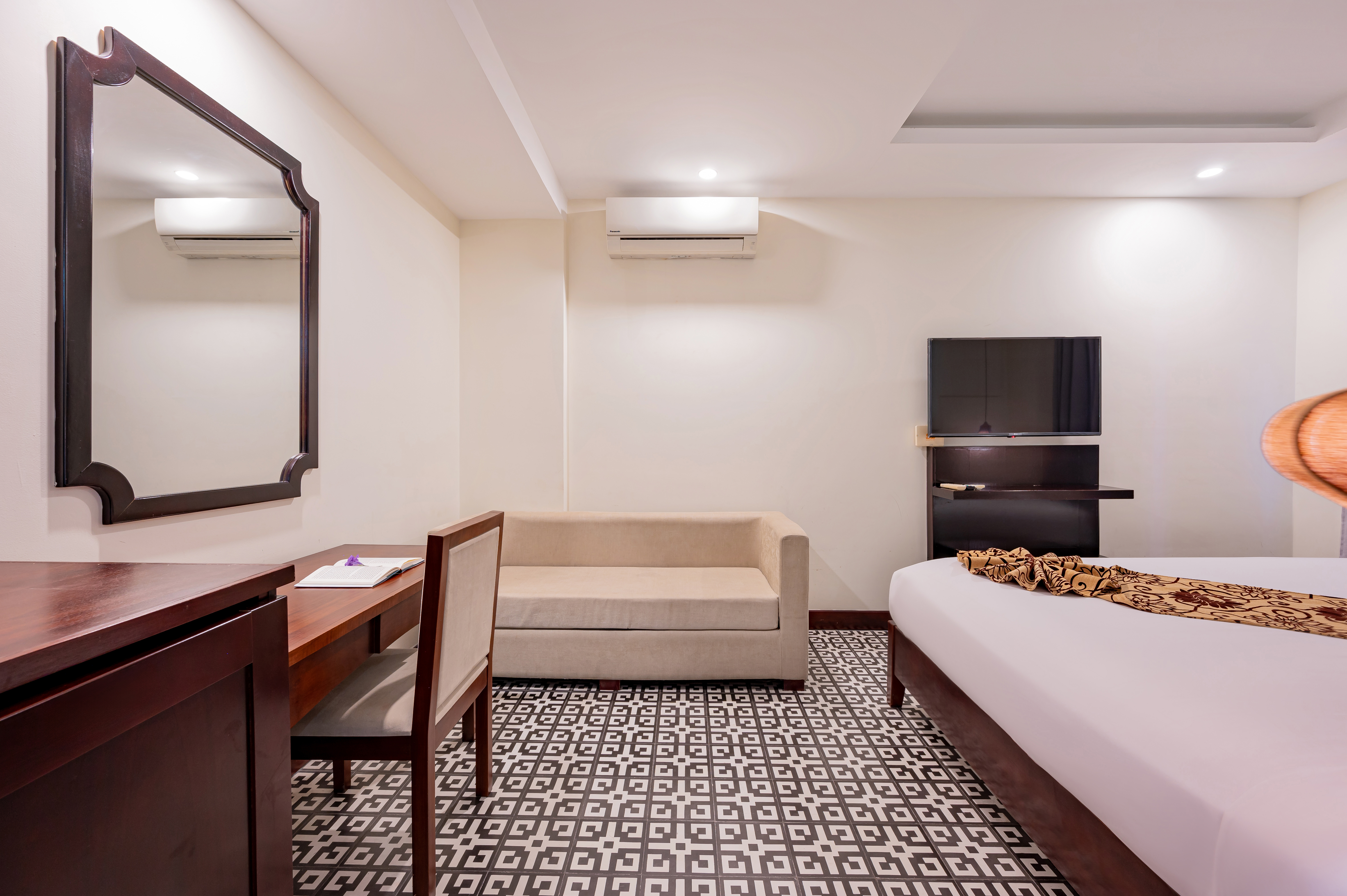 Double Superior King Bed