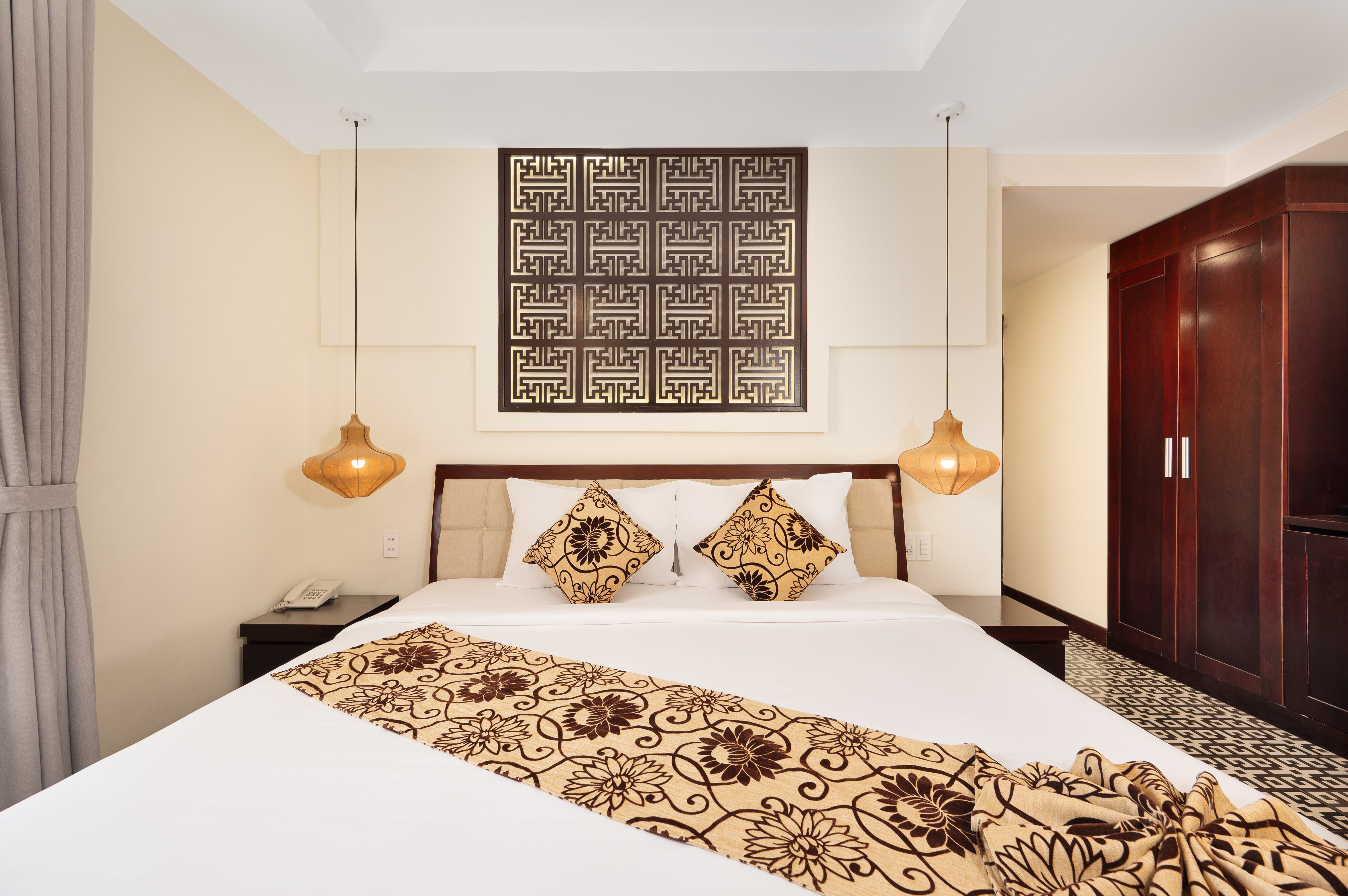 Double Superior King Bed