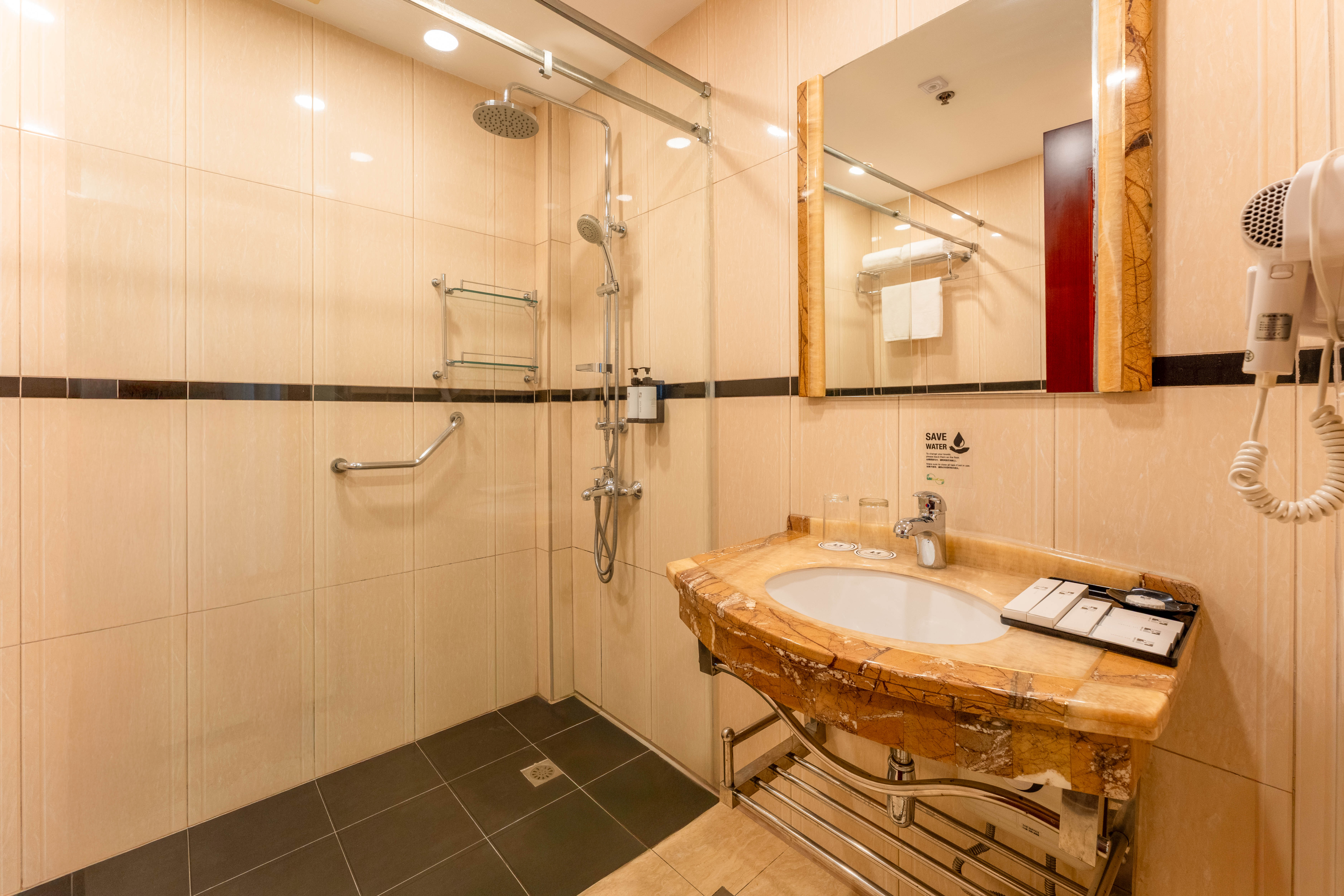 Double Deluxe King Bed