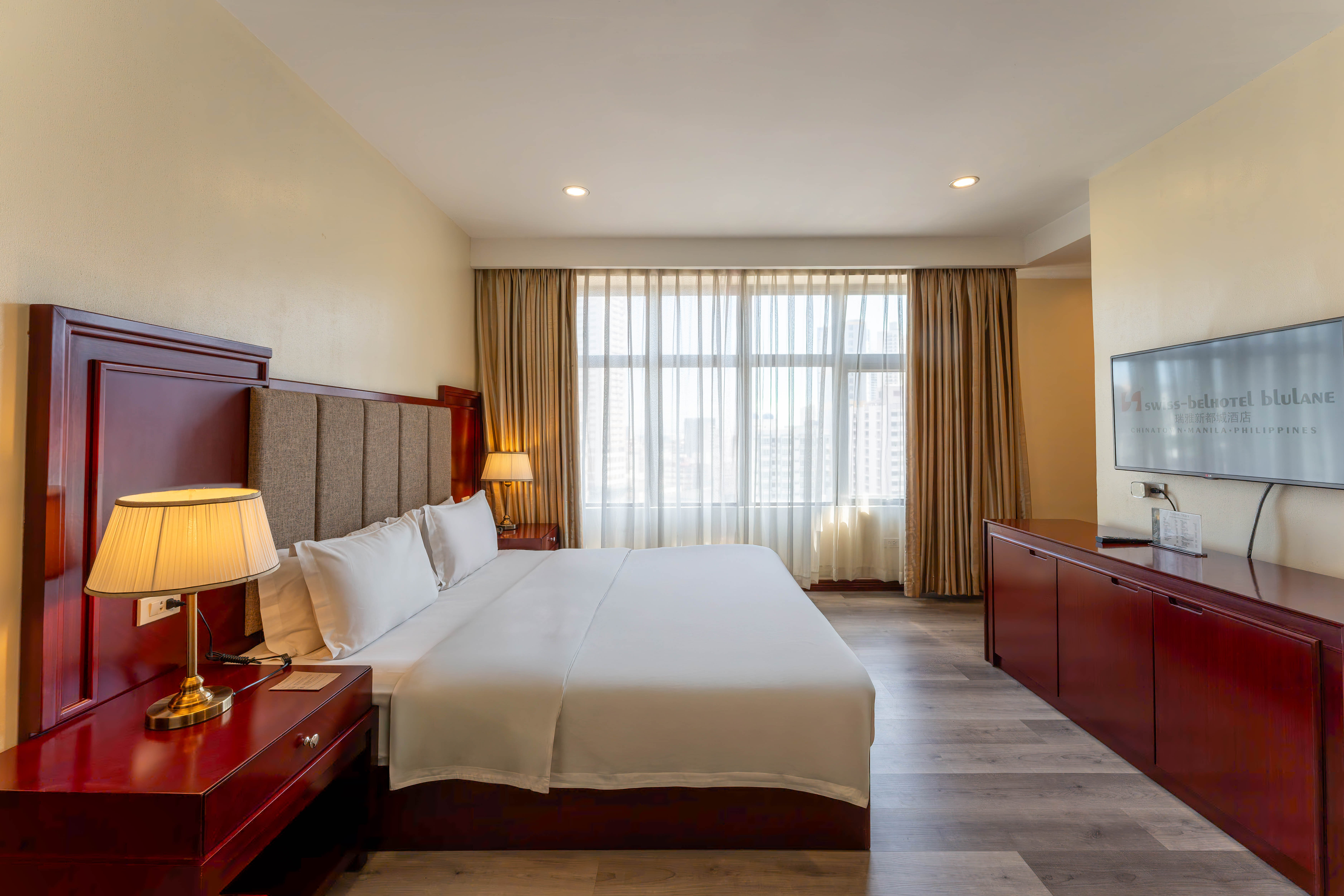 Double Deluxe King Bed