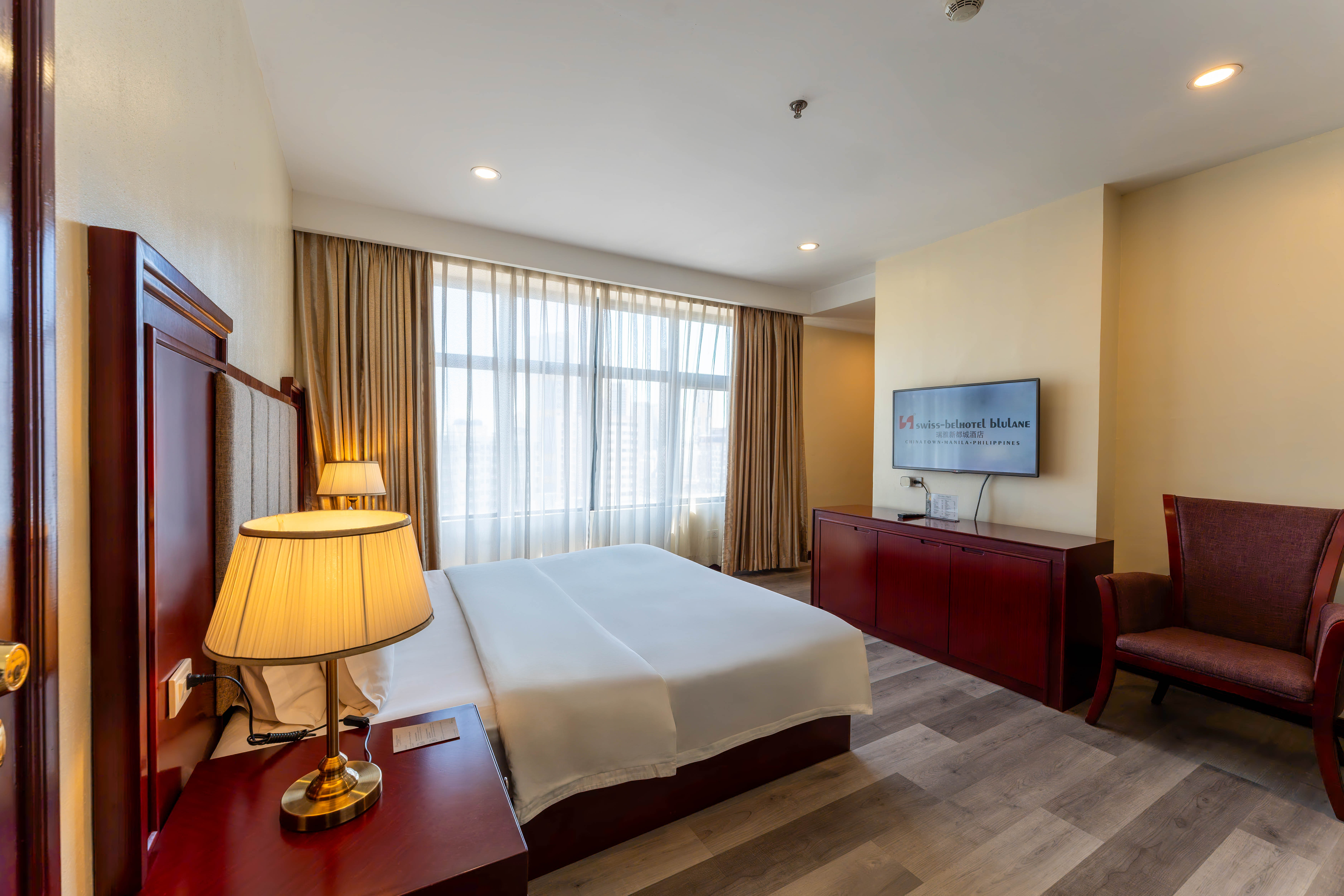 Double Deluxe King Bed