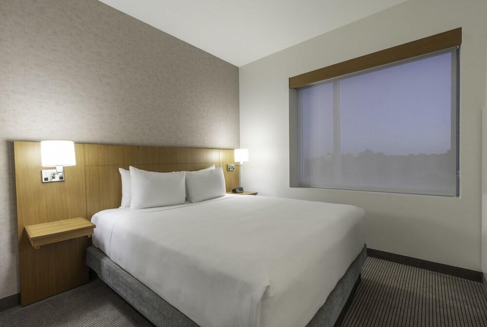 Double Accessible King Size Bed