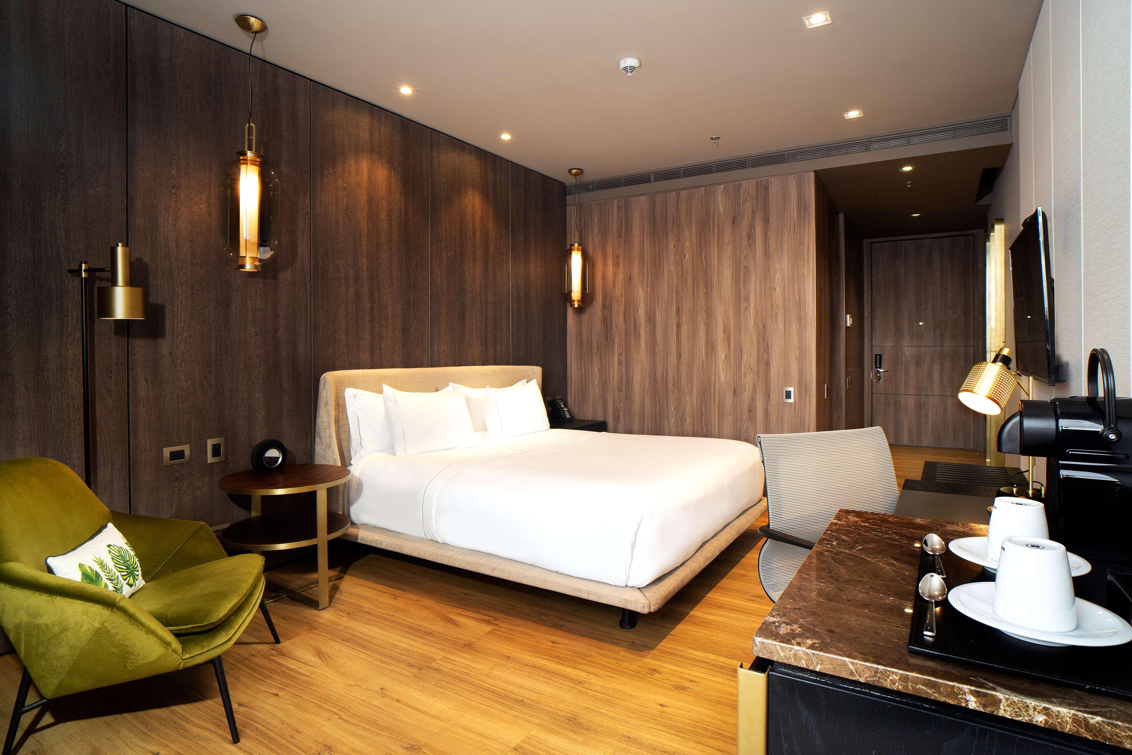 Double Superior King Bed