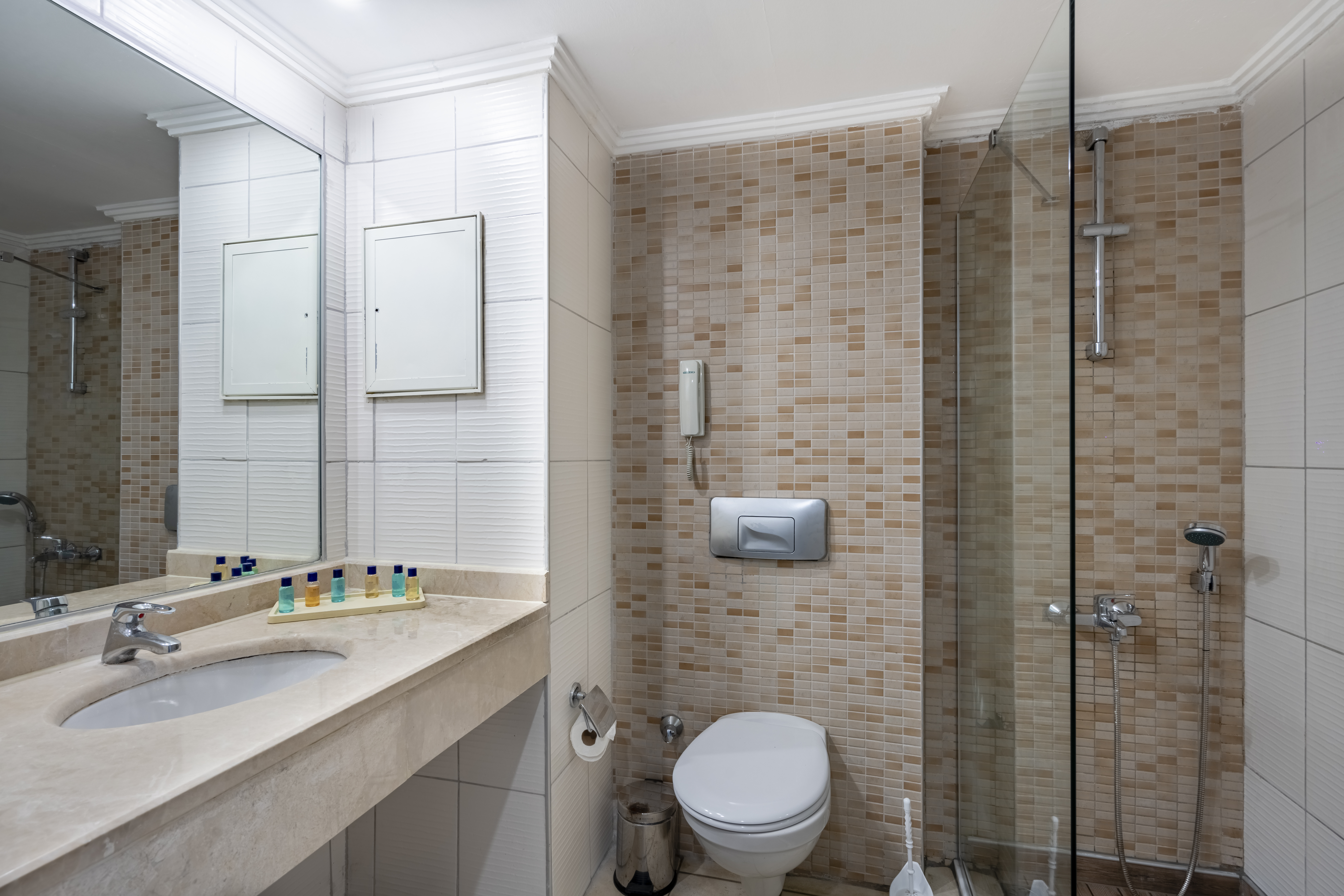 Family Room Land View