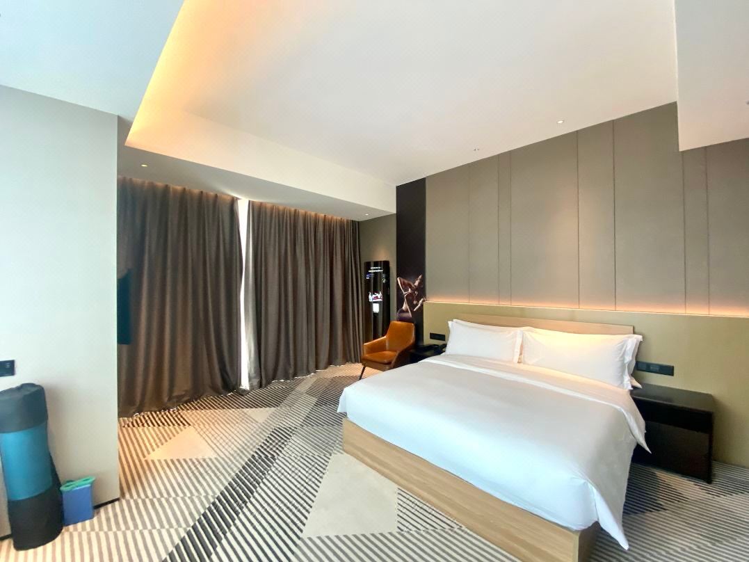 Double King Size Bed