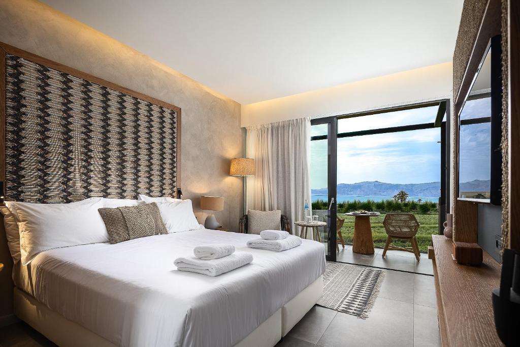 Double Partial Sea View