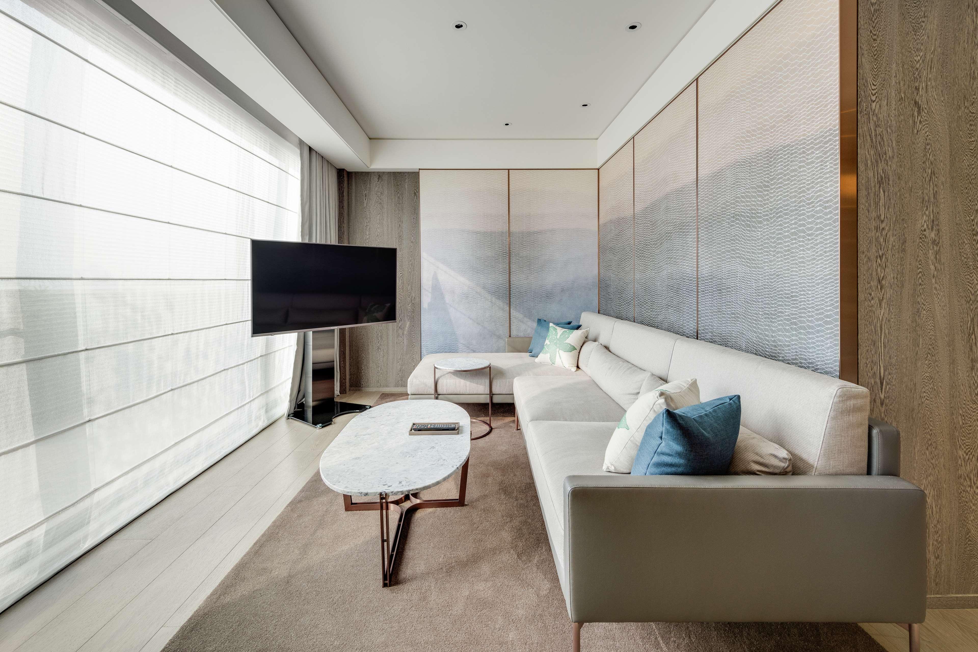 Suite Deluxe King Bed