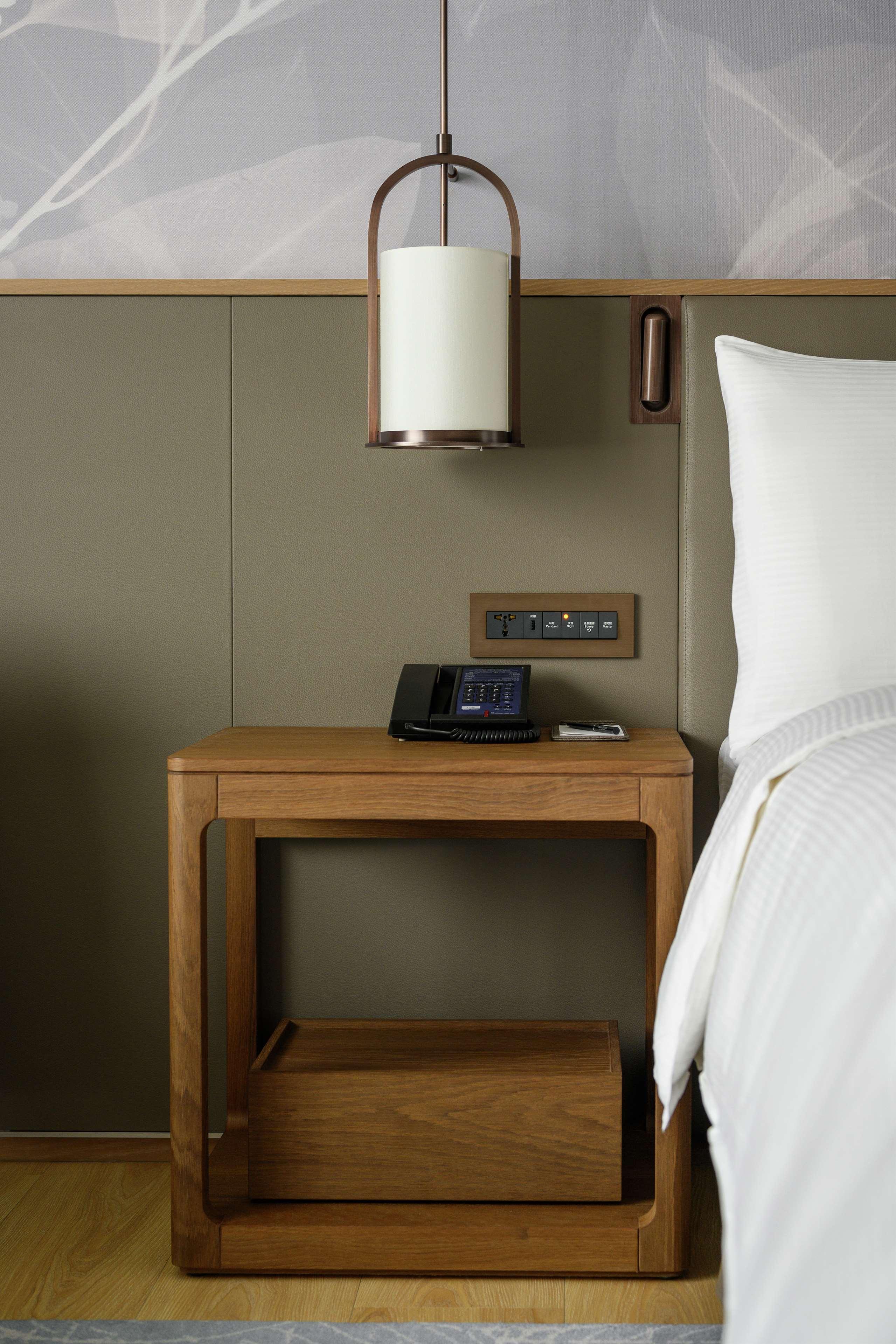 Room Guest Room King Bed