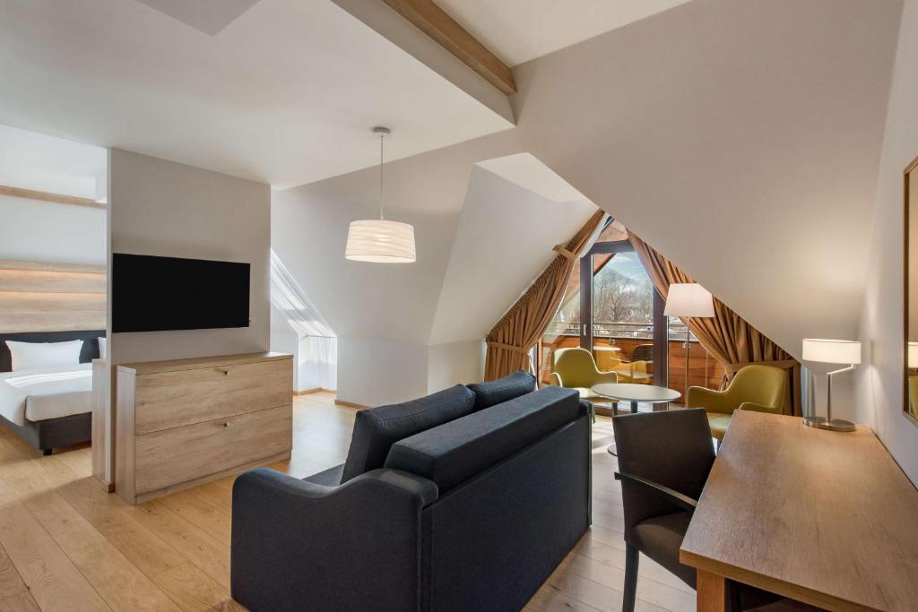 Junior Suite Mountain View