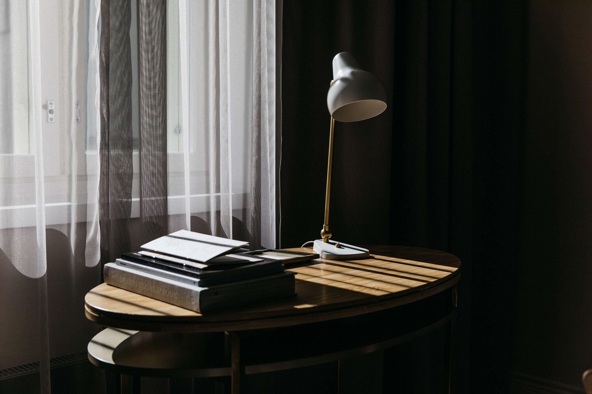 Studio King Size Bed