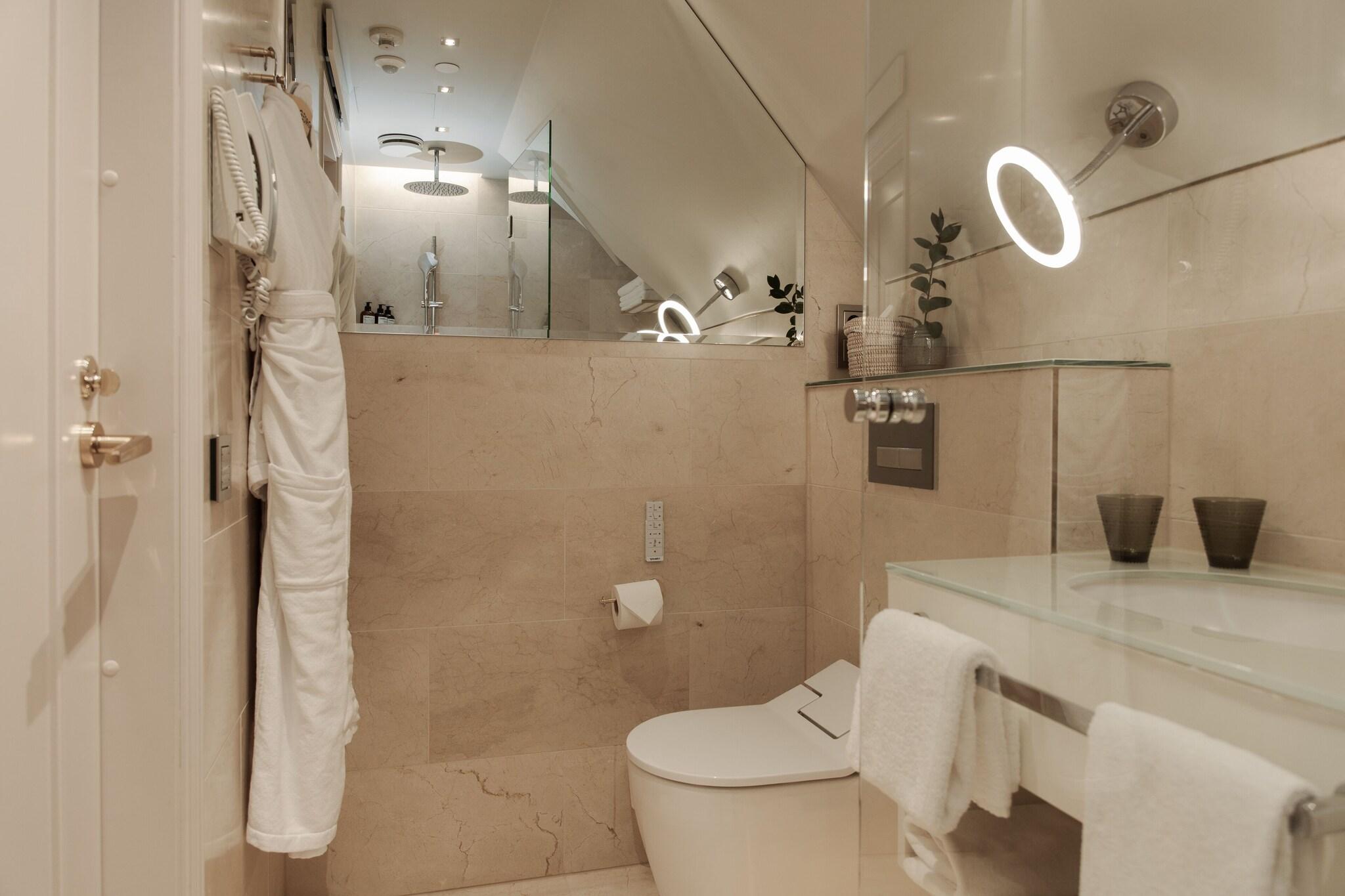 Studio King Size Bed