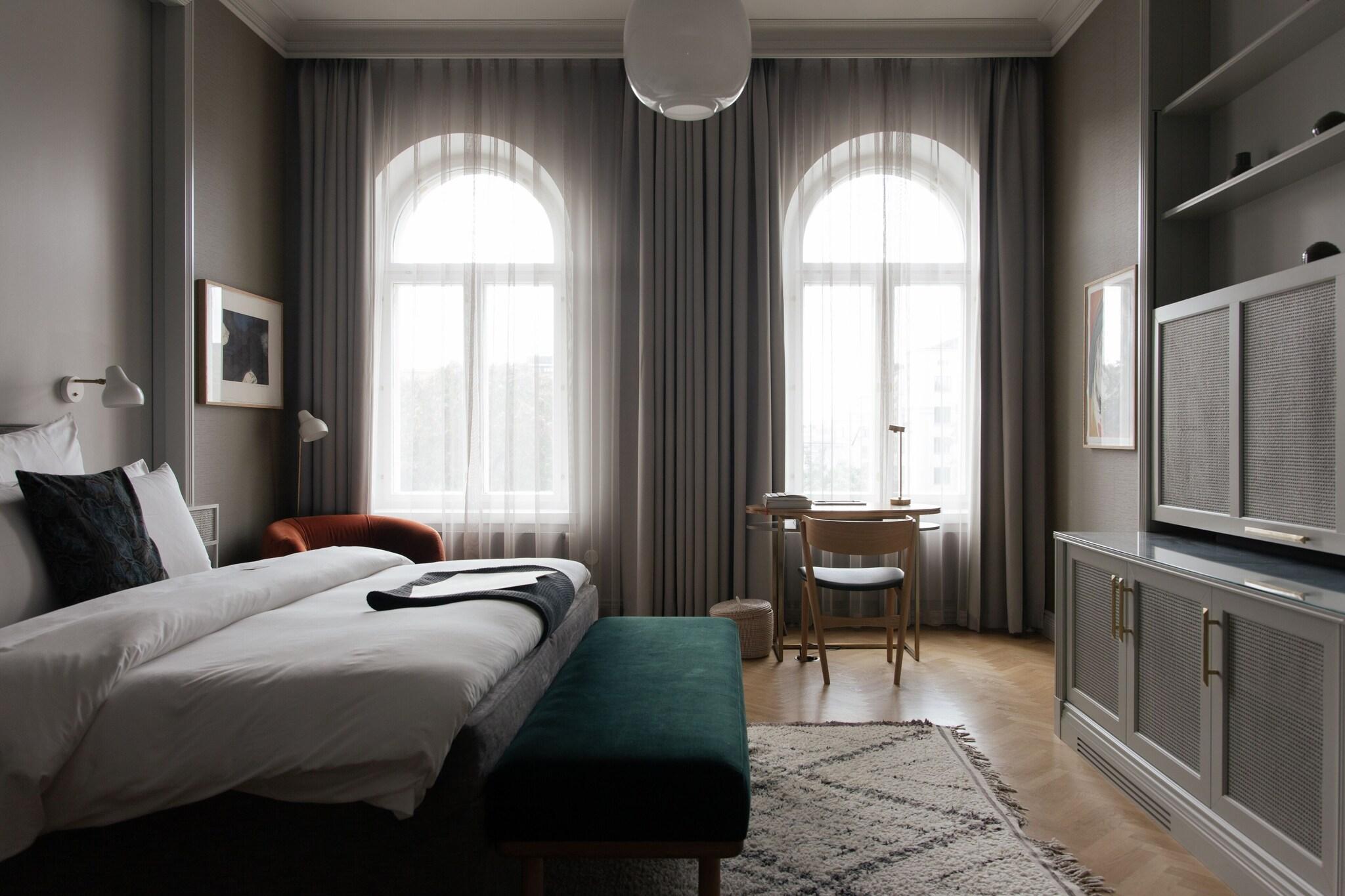 Double King Size Bed